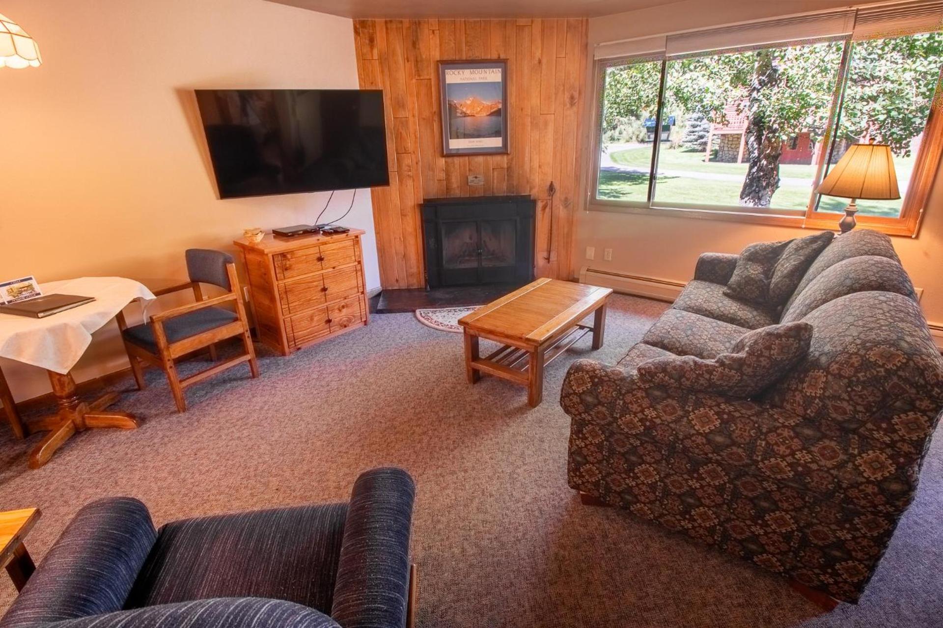 Castle Mountain Lodge photo 3