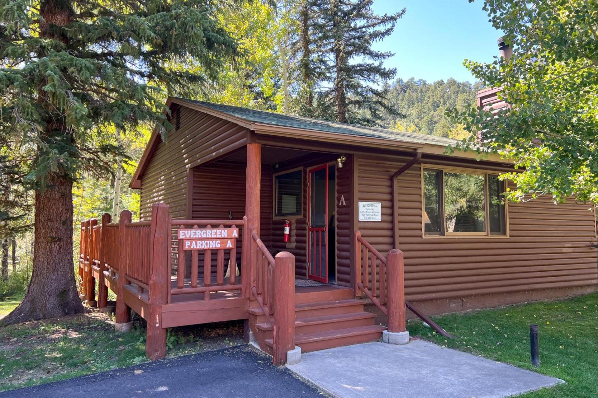 Castle Mountain Lodge photo 9