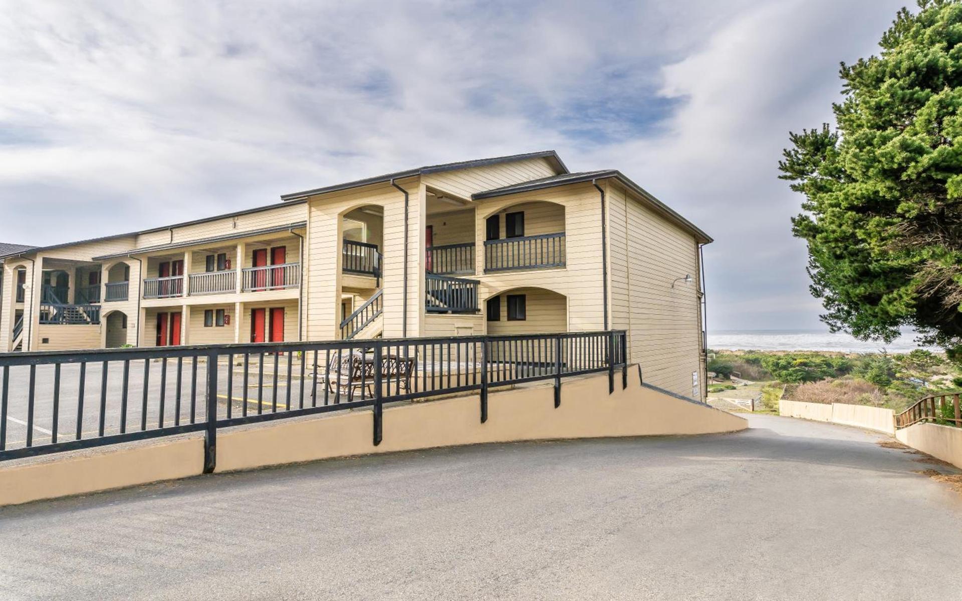 Gold Beach Inn photo 23