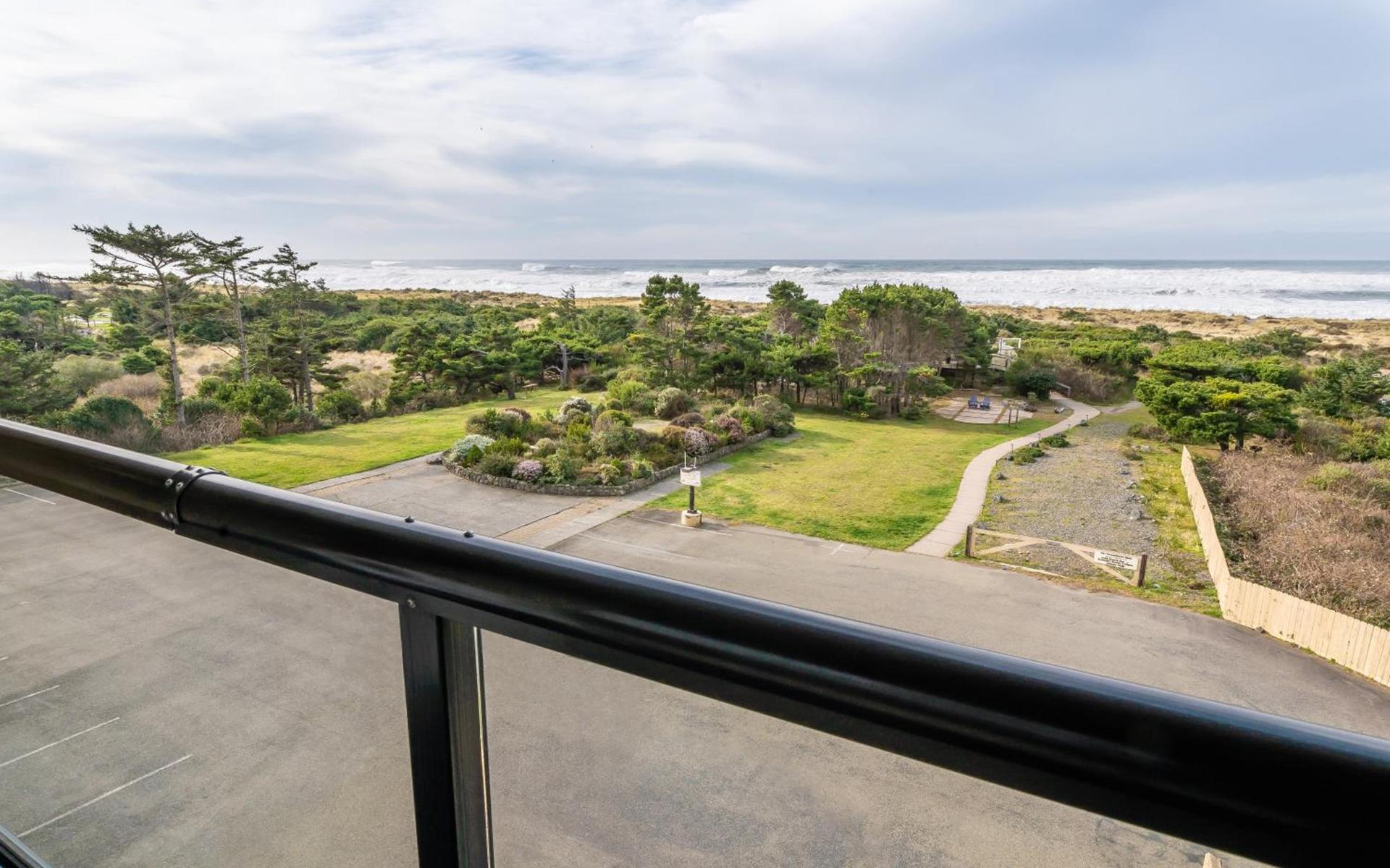 Gold Beach Inn photo 28