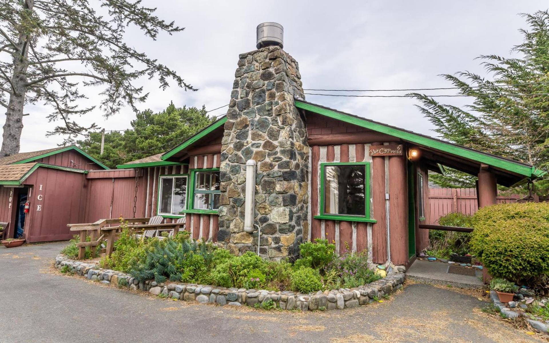 Gold Beach Inn photo 33