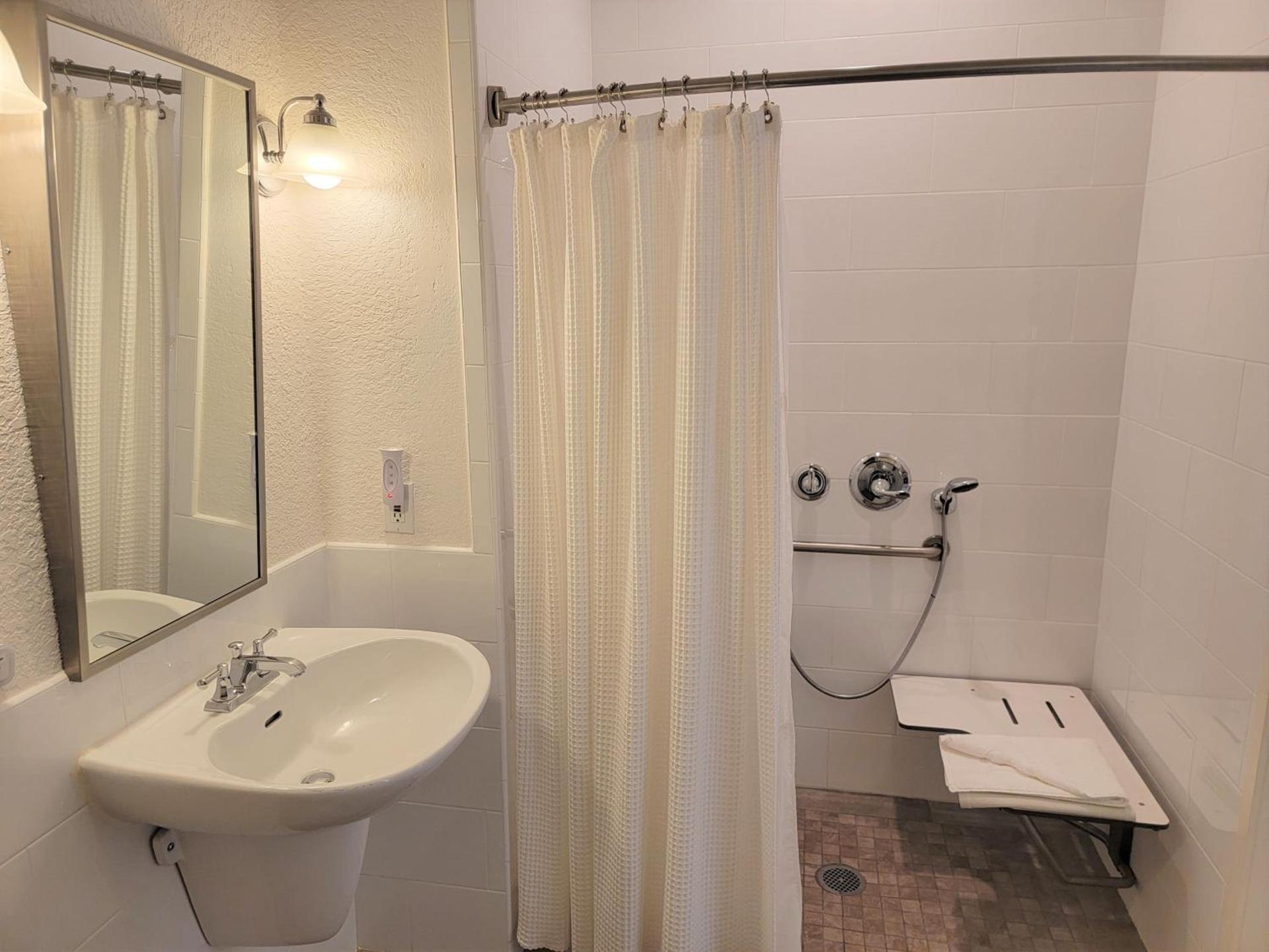 El Pueblo Inn photo 85