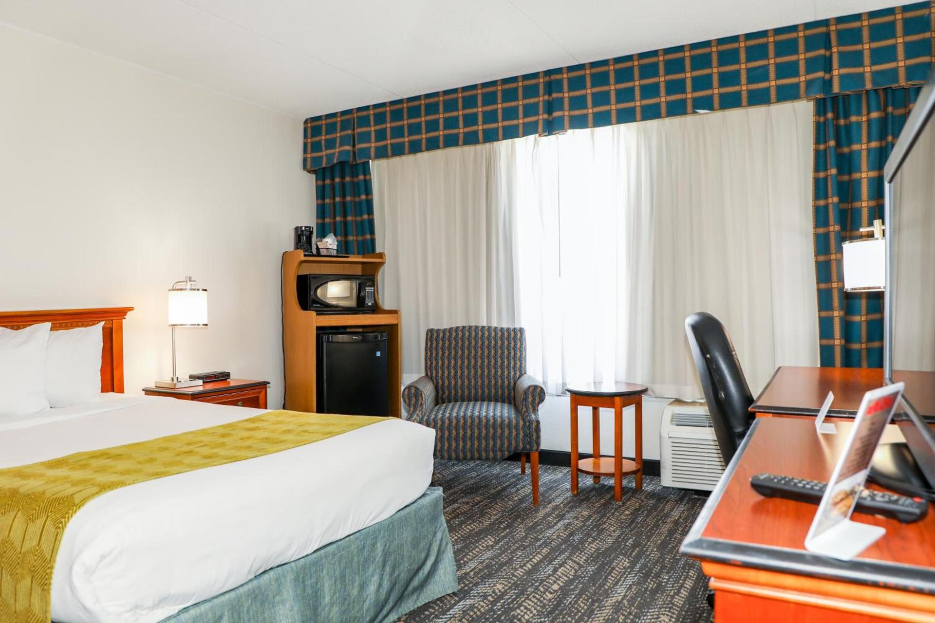 Ramada by Wyndham Cumberland Downtown photo 39