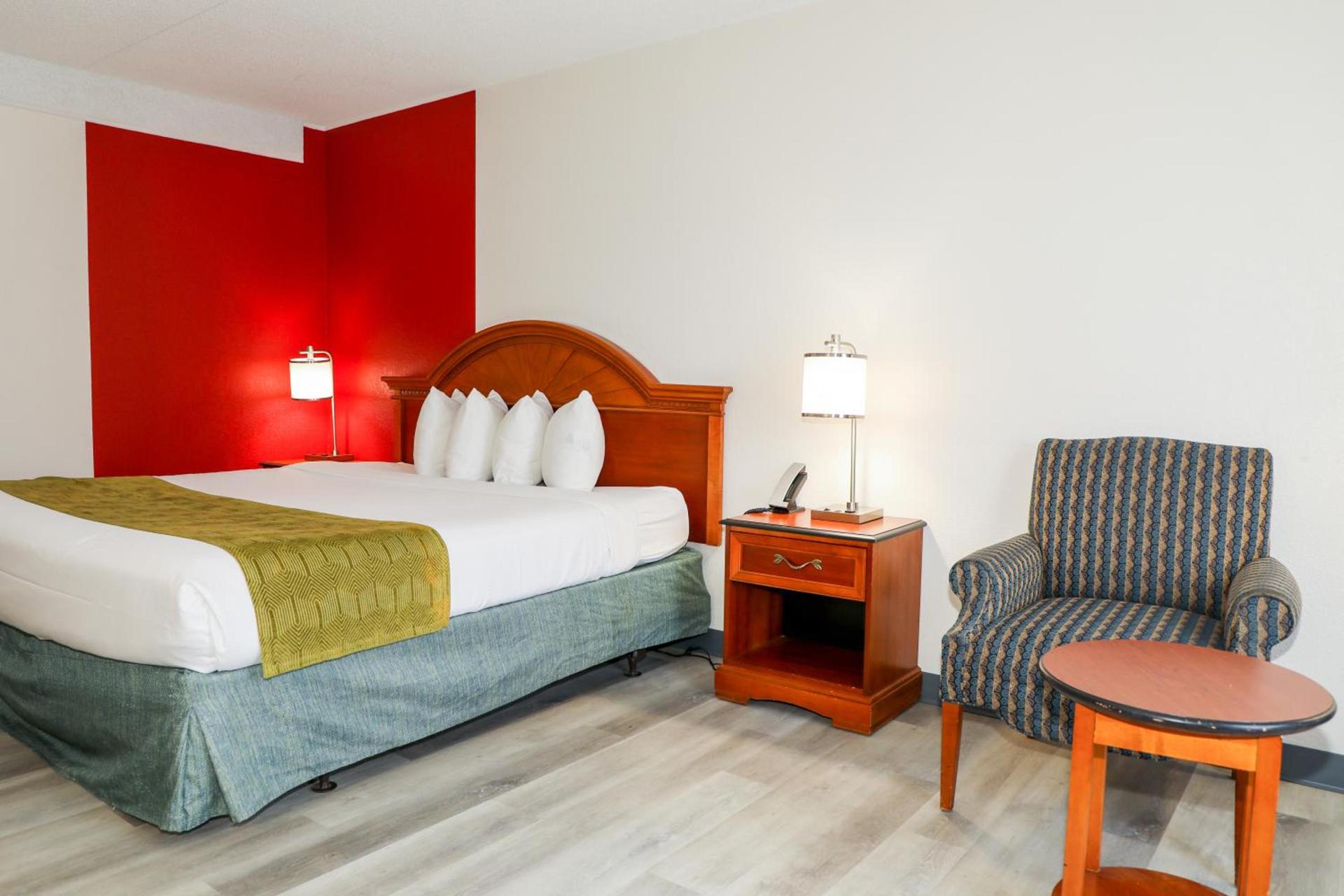 Ramada by Wyndham Cumberland Downtown photo 38