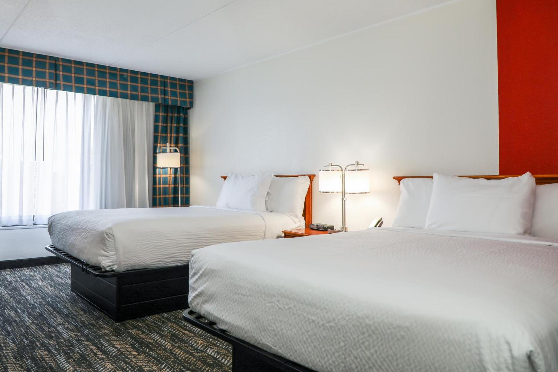Ramada by Wyndham Cumberland Downtown photo 46