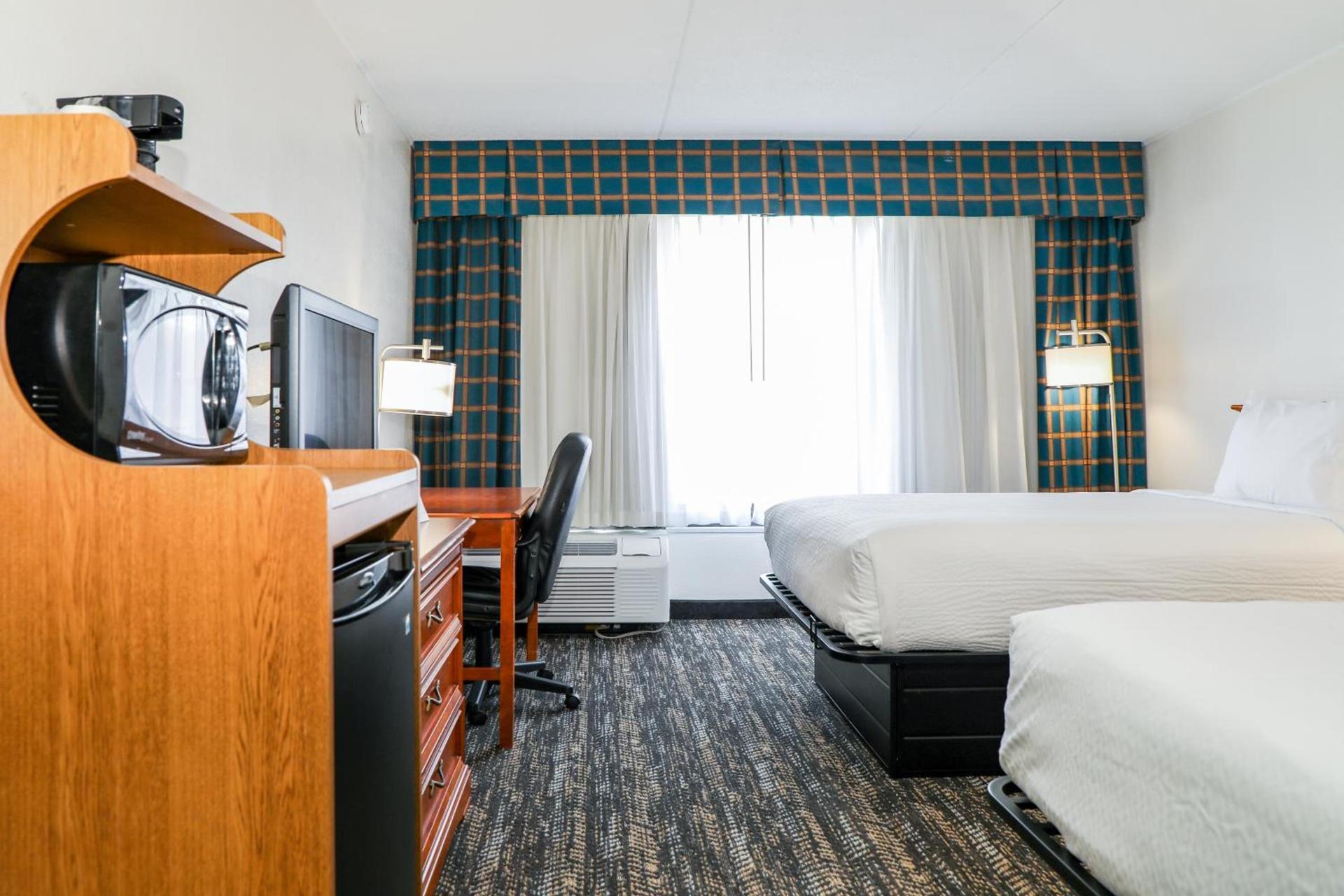 Ramada by Wyndham Cumberland Downtown photo 48
