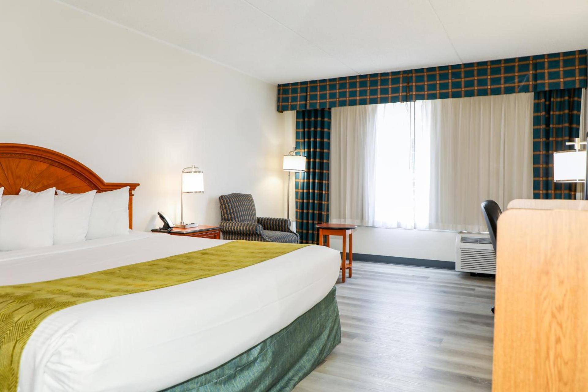 Ramada by Wyndham Cumberland Downtown photo 55