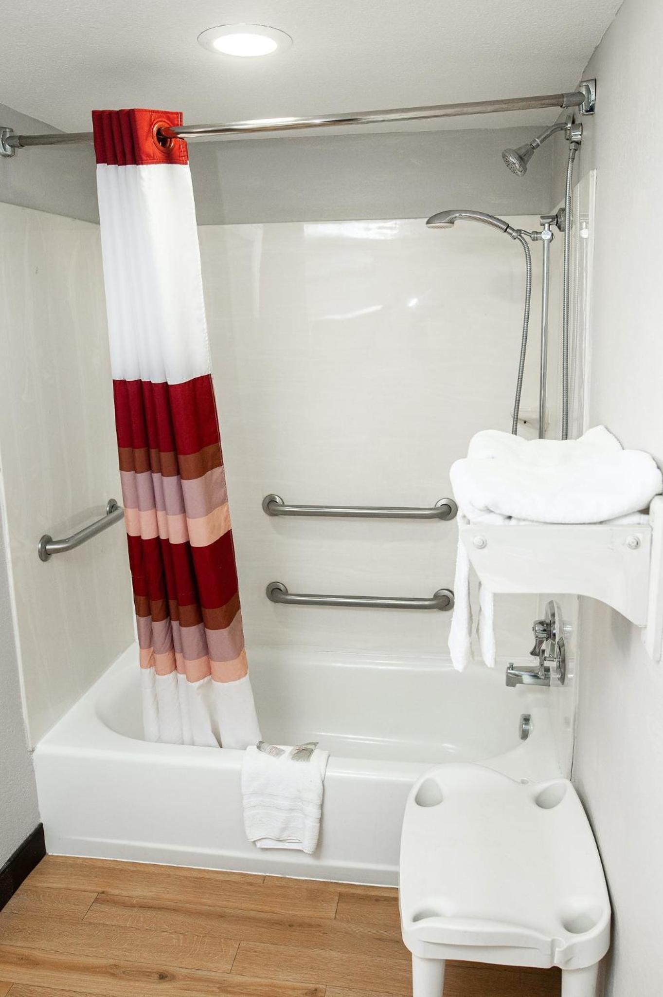 Red Roof Inn Rochester - Henrietta photo 15