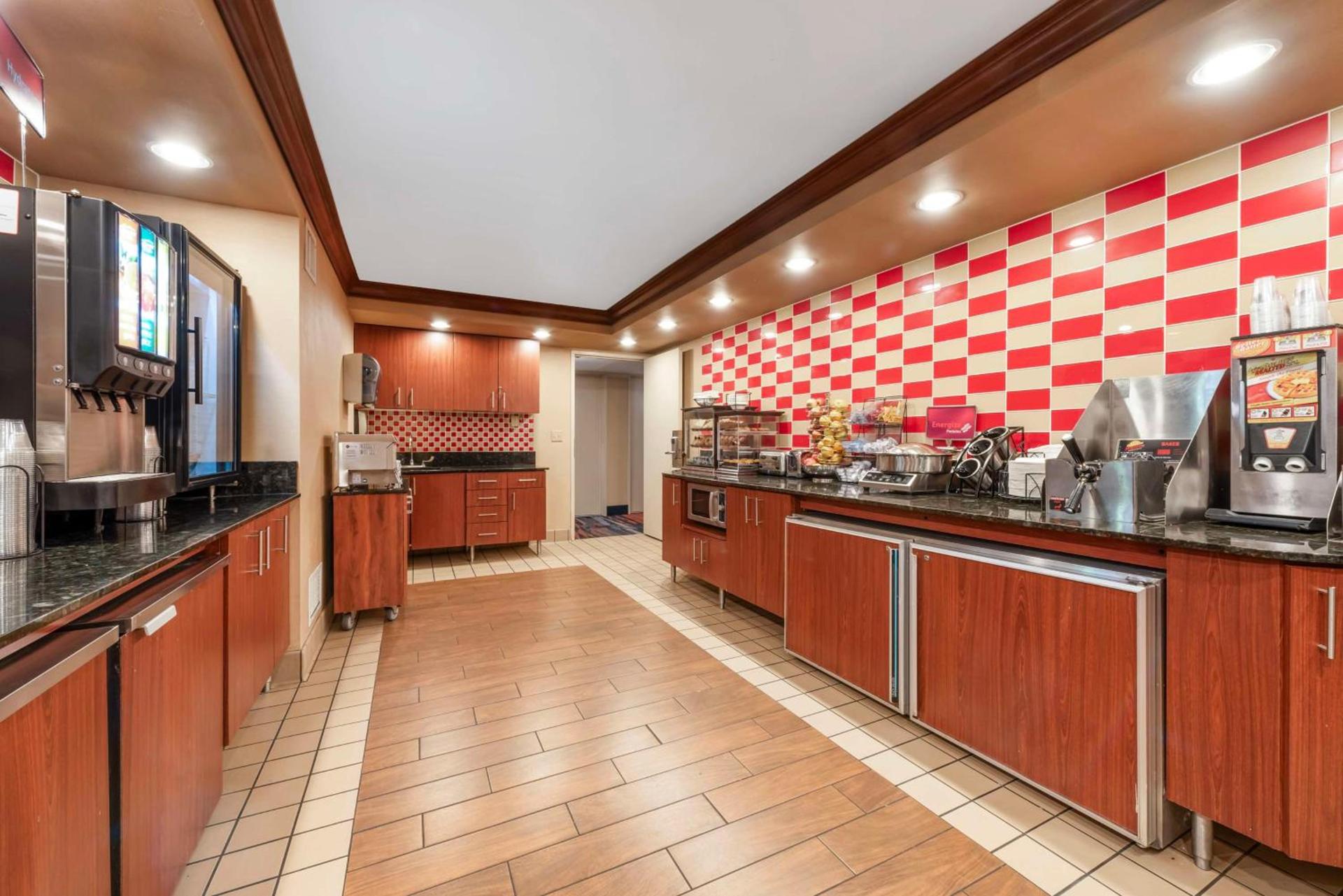 Best Western Plus White Bear Country Inn photo 40