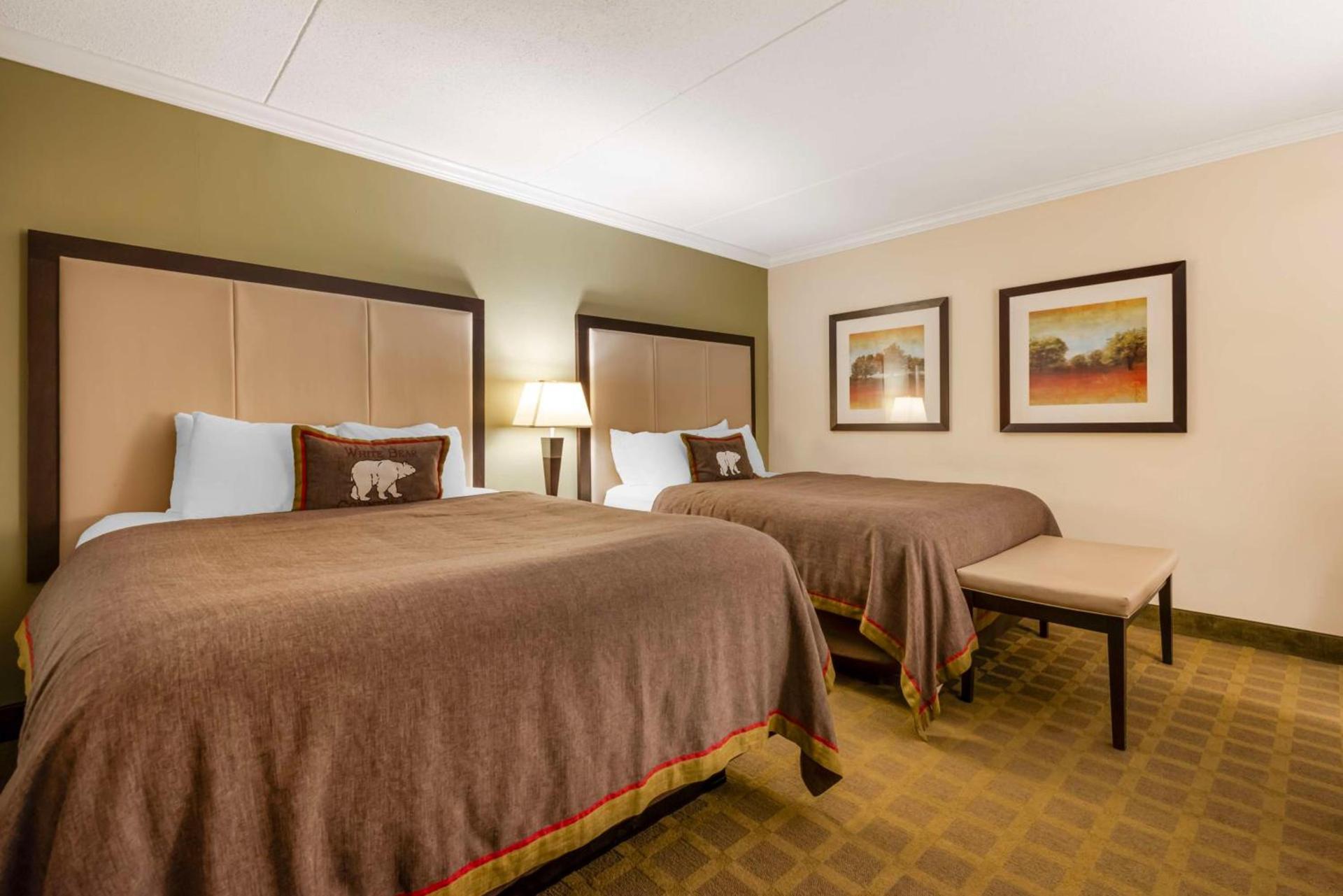 Best Western Plus White Bear Country Inn photo 8