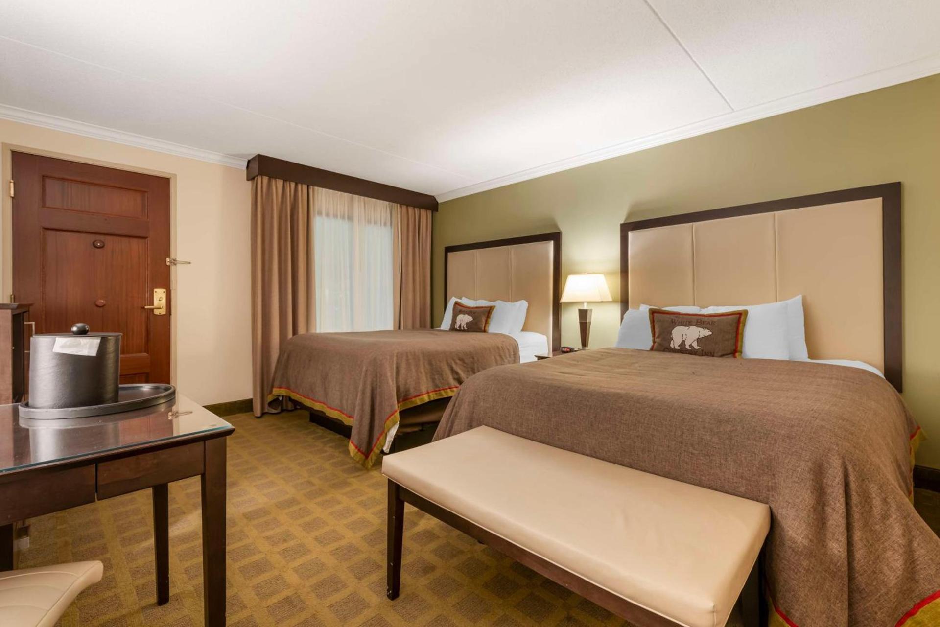 Best Western Plus White Bear Country Inn photo 9