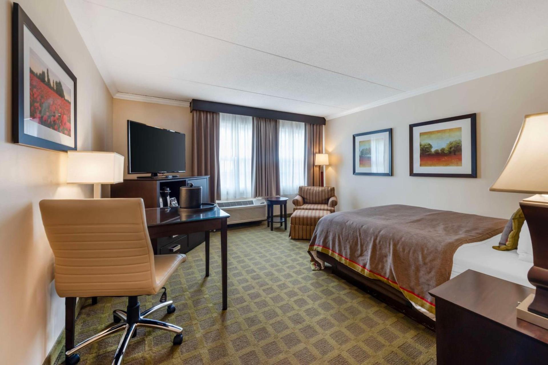 Best Western Plus White Bear Country Inn photo 11