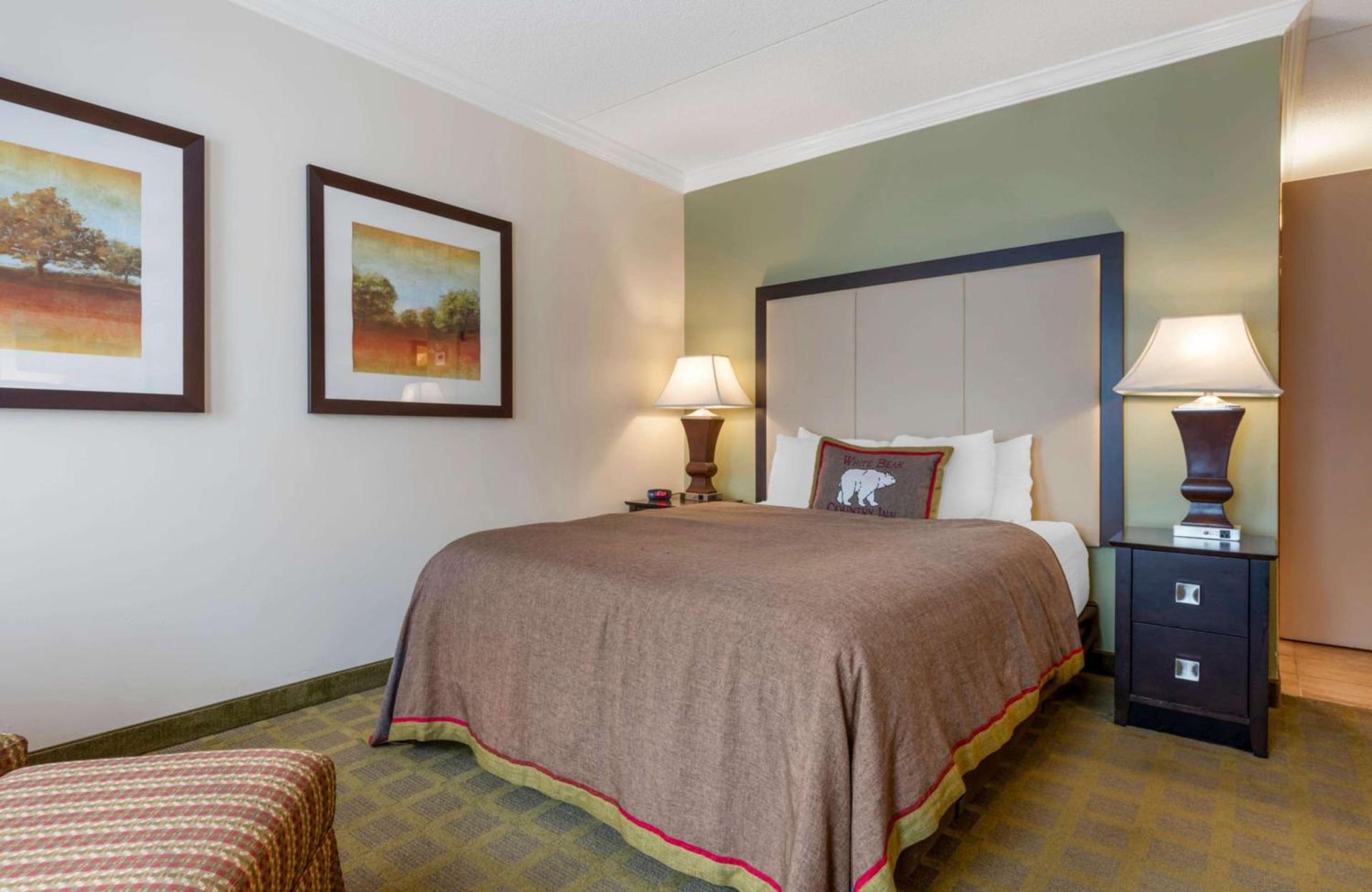 Best Western Plus White Bear Country Inn photo 13