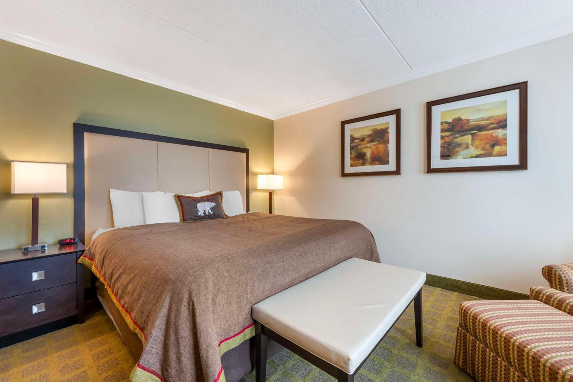 Best Western Plus White Bear Country Inn photo 14