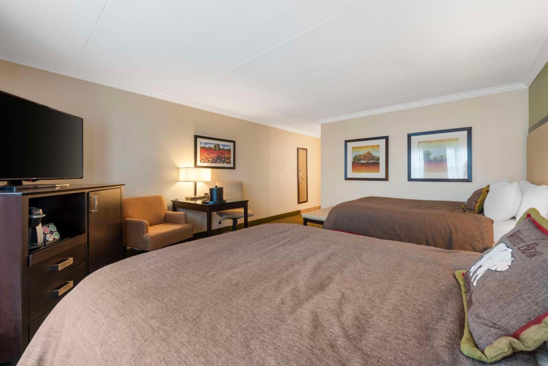 Best Western Plus White Bear Country Inn photo 20