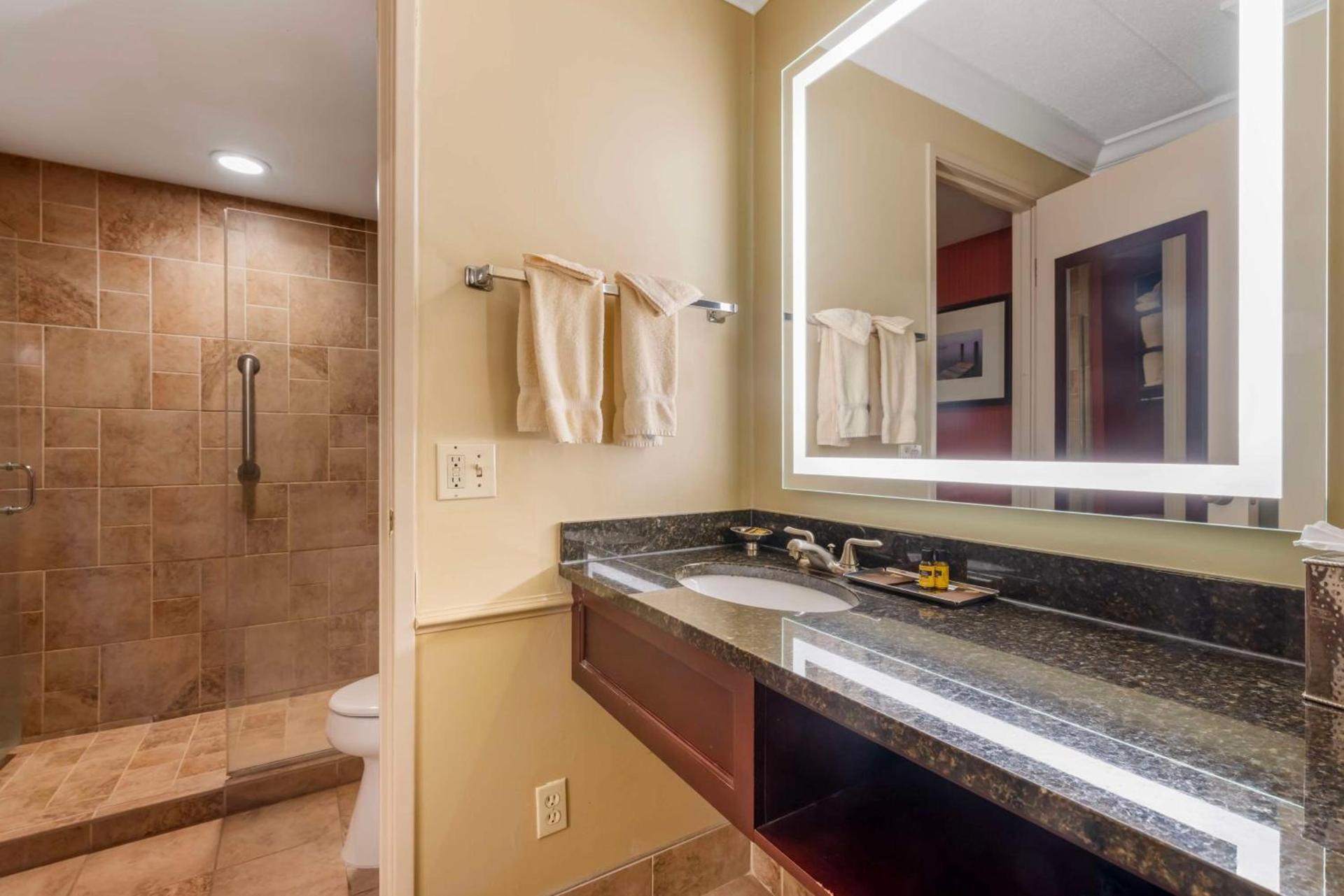 Best Western Plus White Bear Country Inn photo 34
