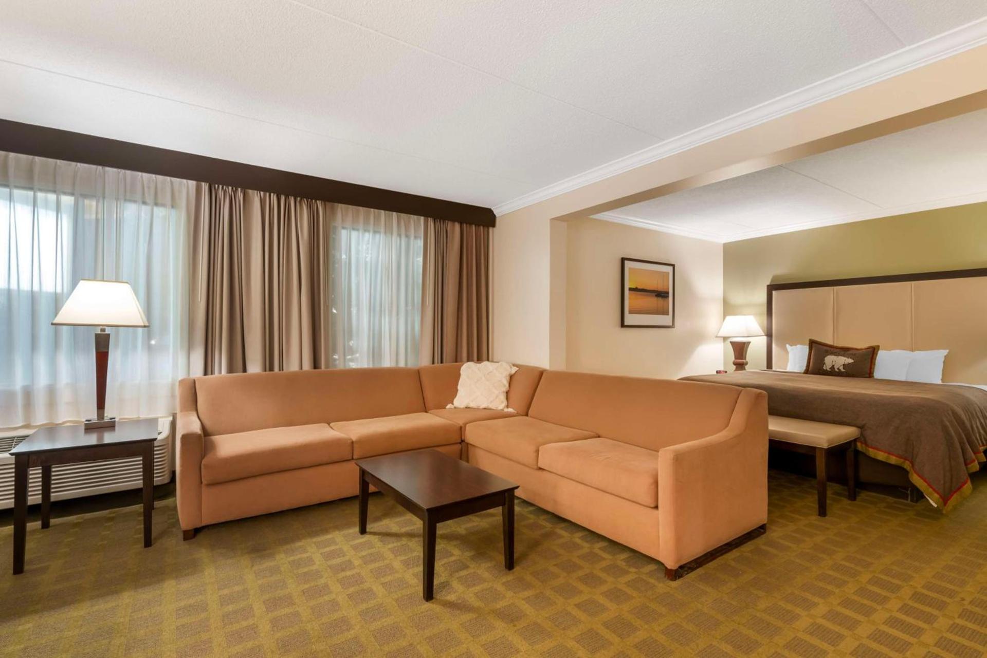 Best Western Plus White Bear Country Inn photo 24