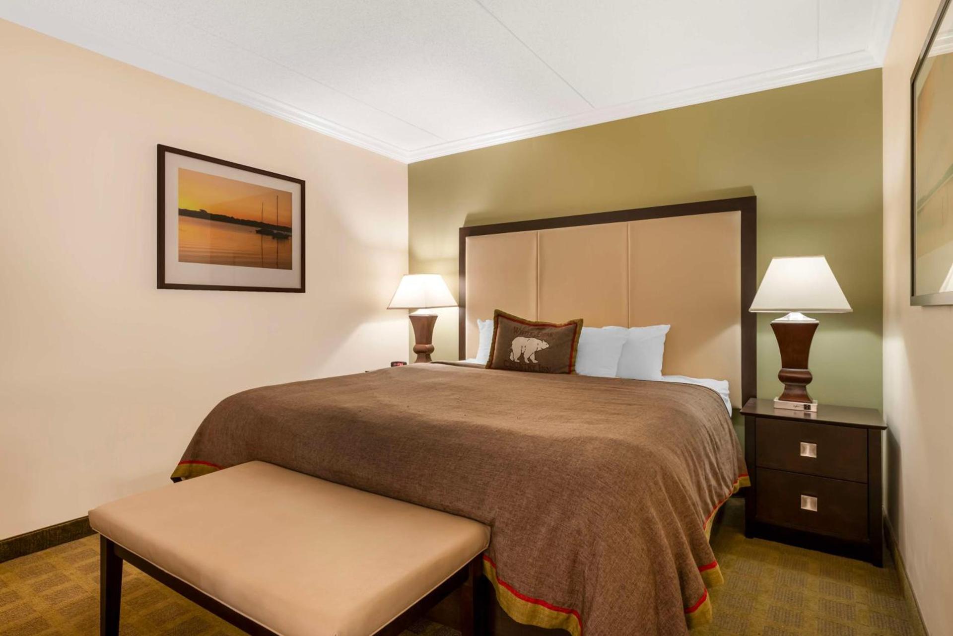 Best Western Plus White Bear Country Inn photo 25