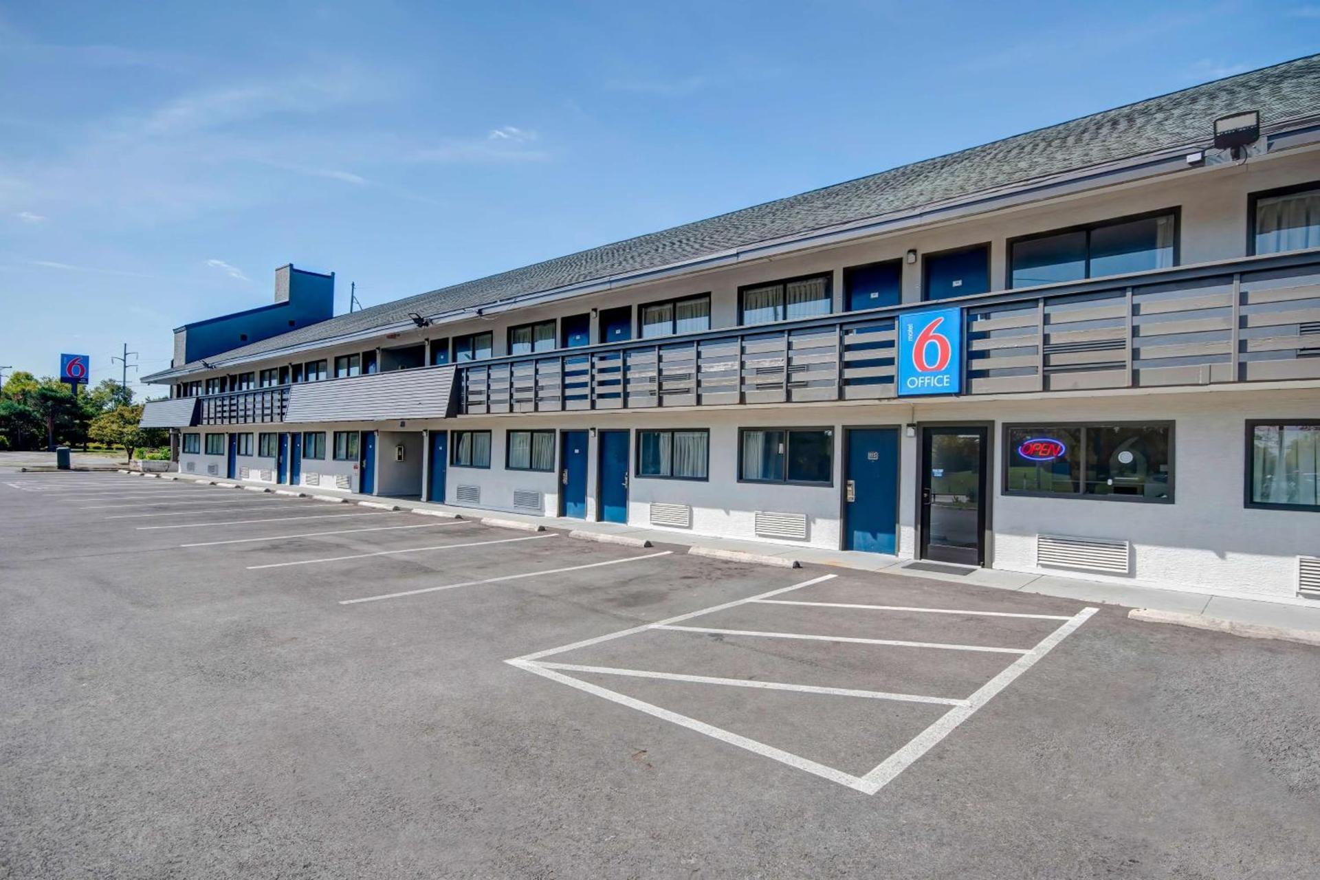 Motel 6 Columbus OH - OSU North photo 6