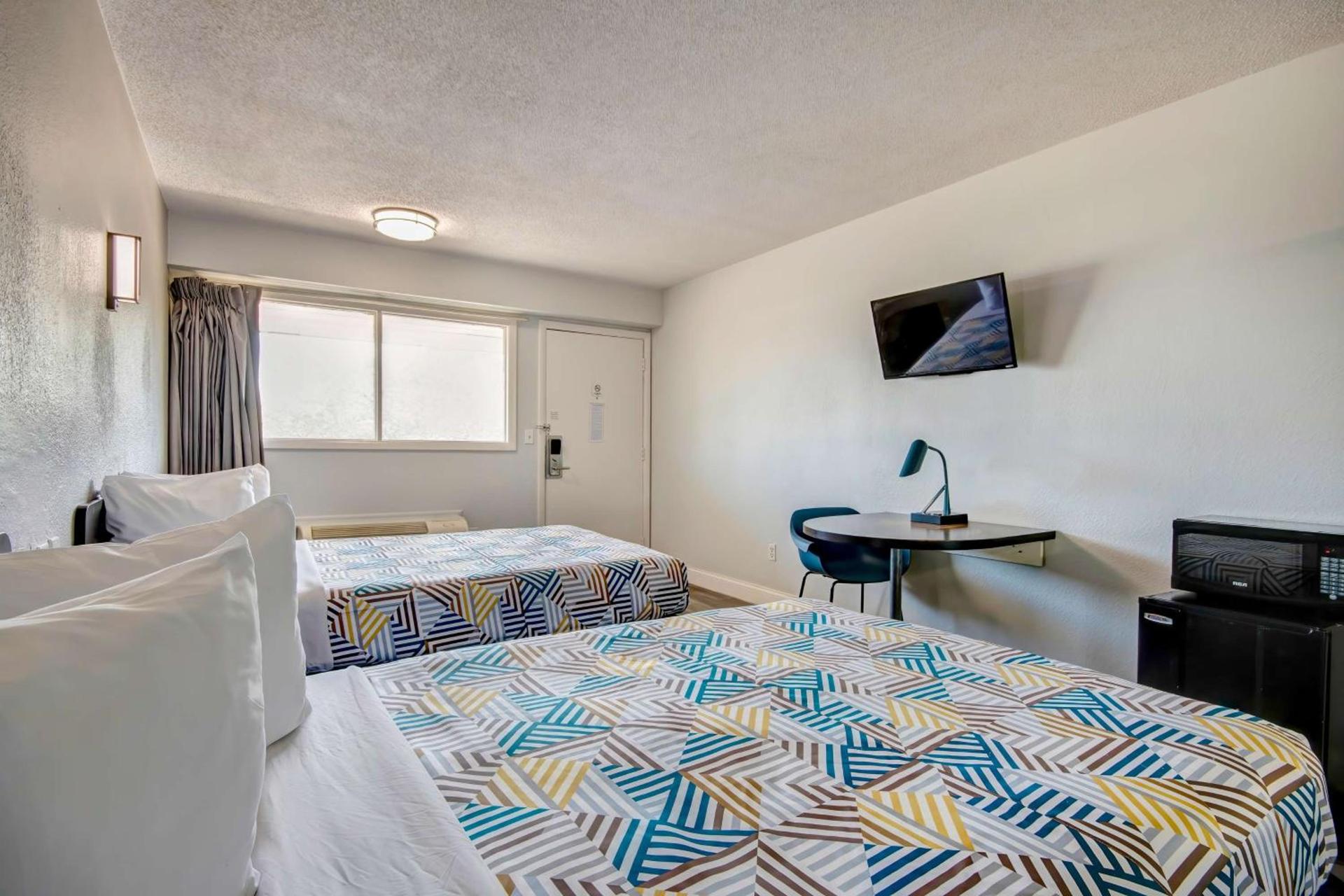 Motel 6 Columbus OH - OSU North photo 10