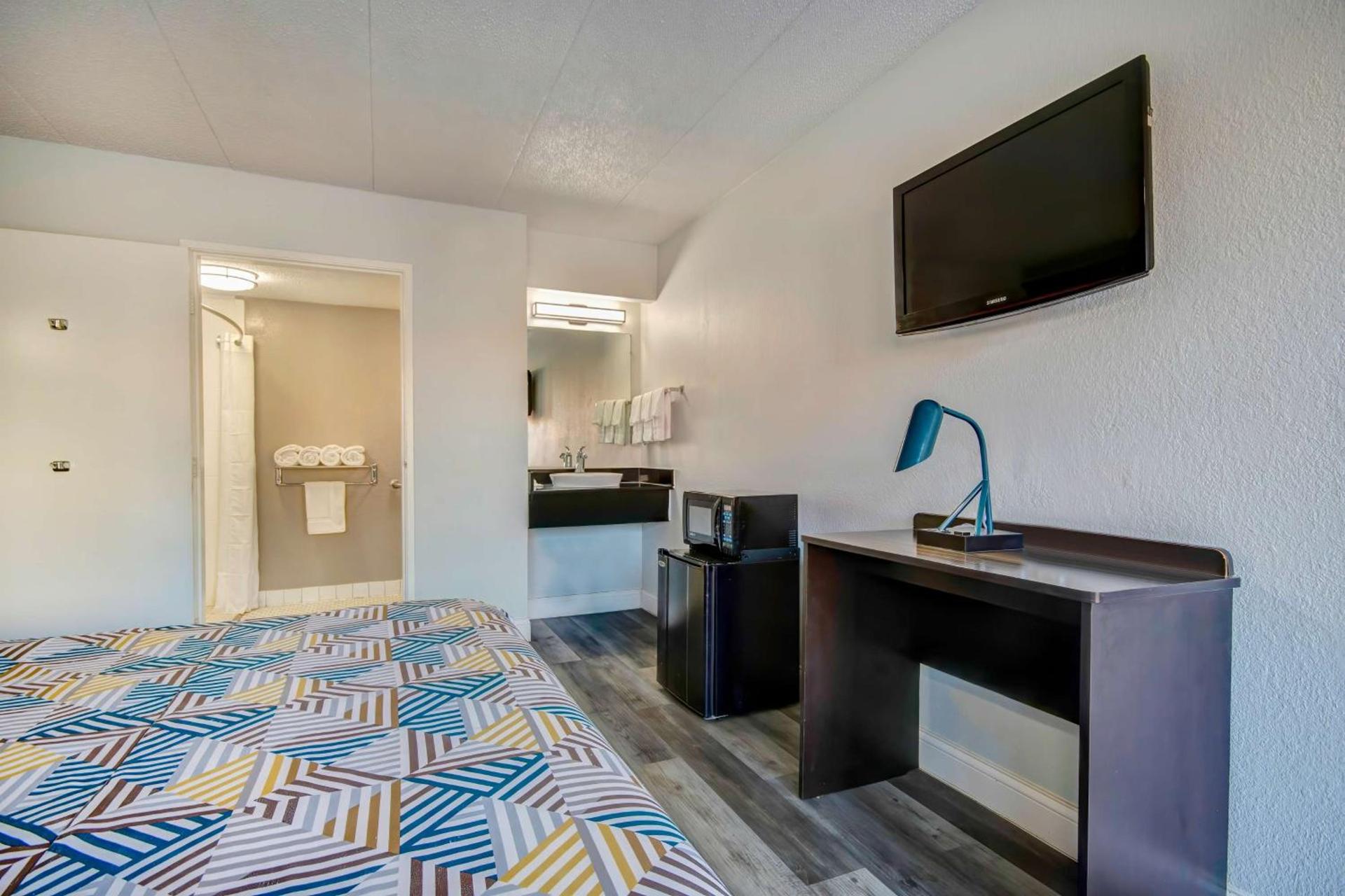 Motel 6 Columbus OH - OSU North photo 17