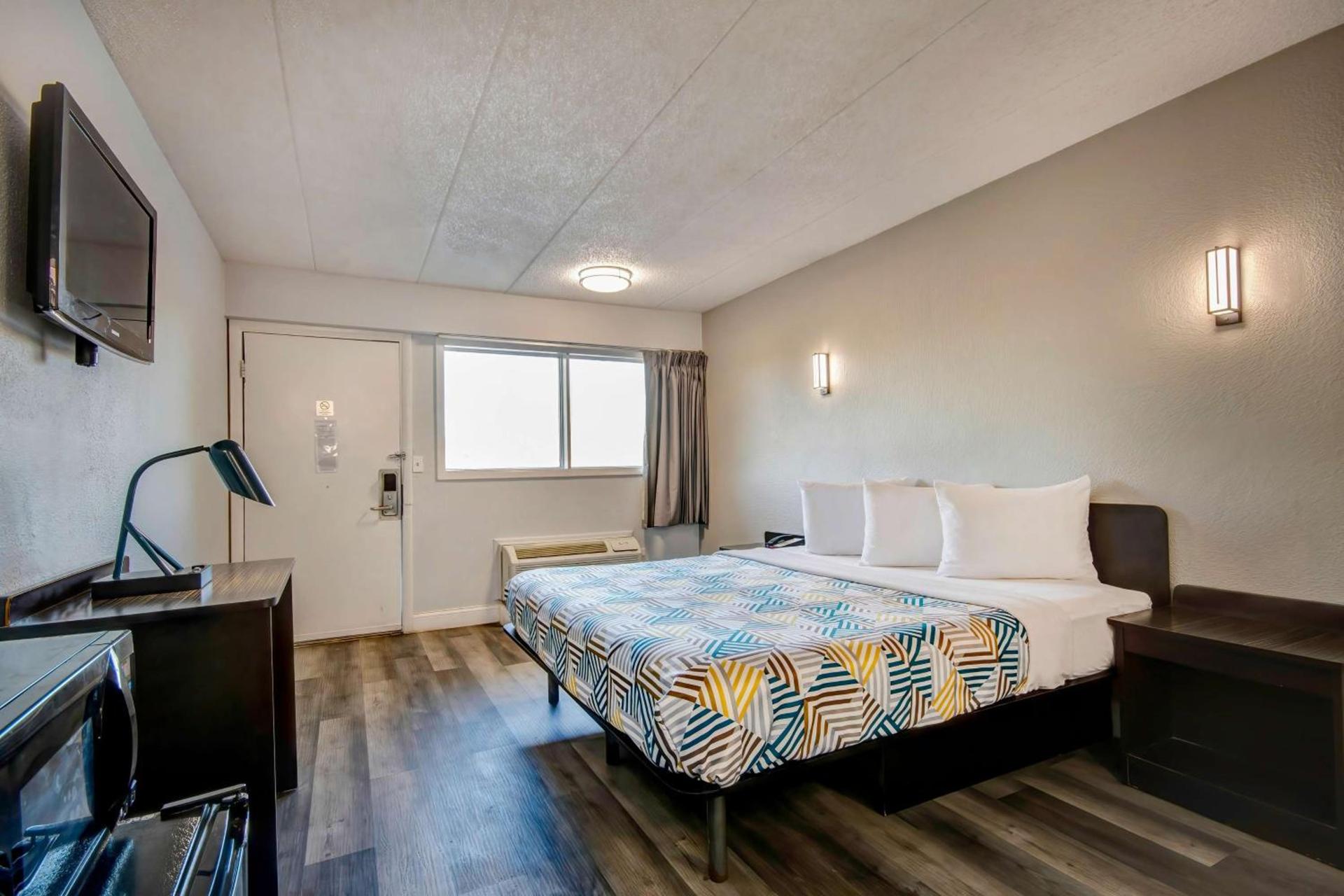 Motel 6 Columbus OH - OSU North photo 19