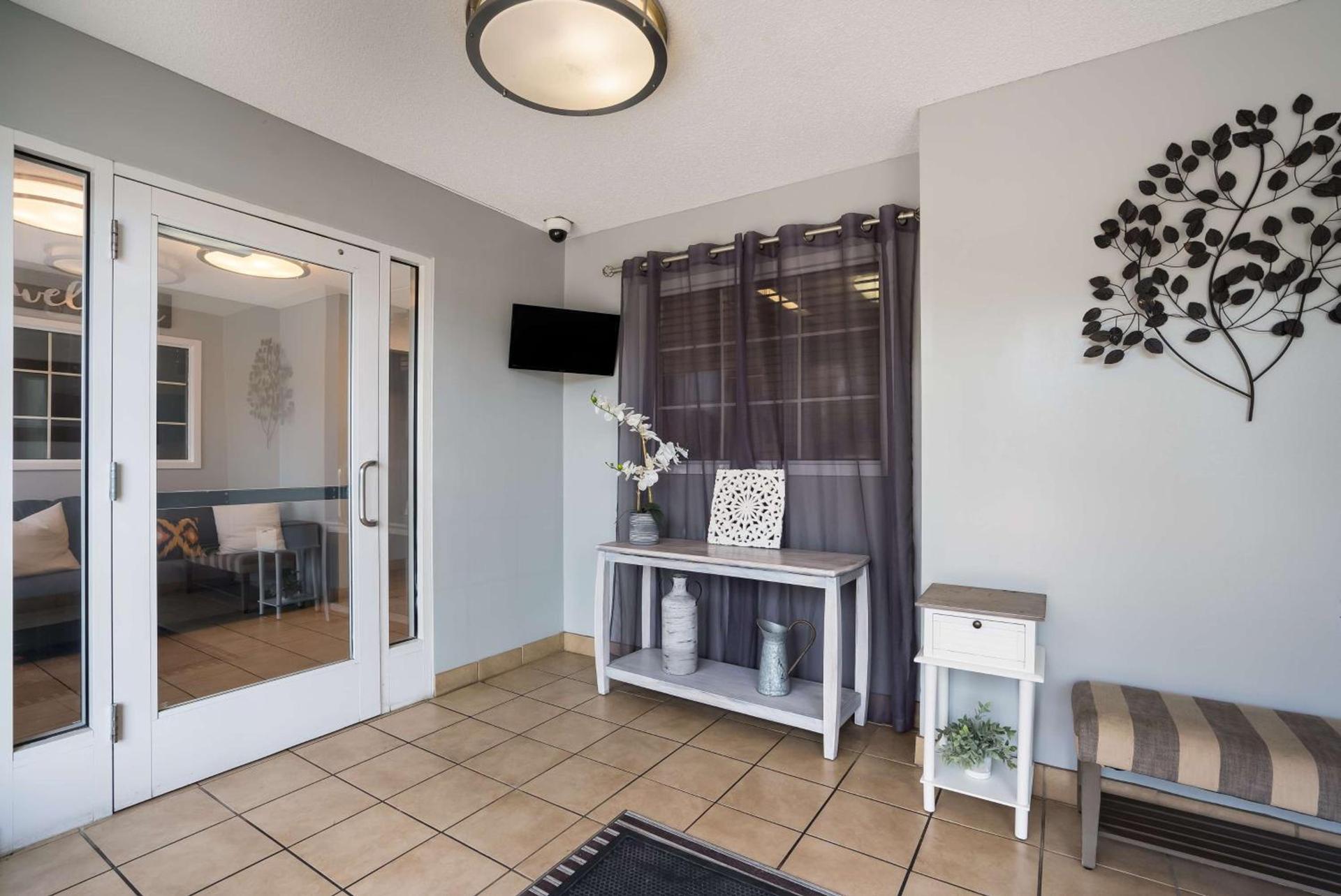 Sonesta Simply Suites Des Moines photo 2