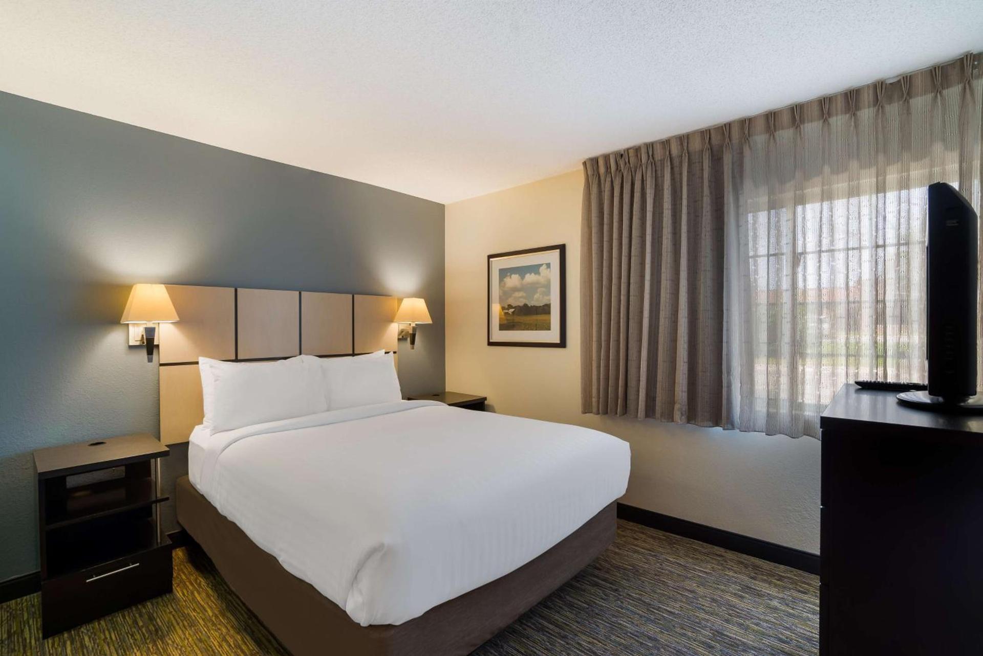 Sonesta Simply Suites Des Moines photo 6