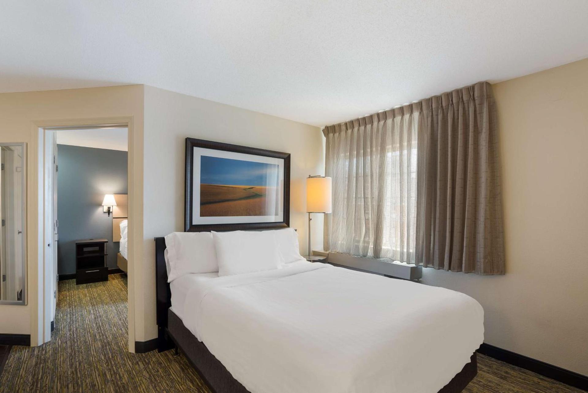 Sonesta Simply Suites Des Moines photo 15