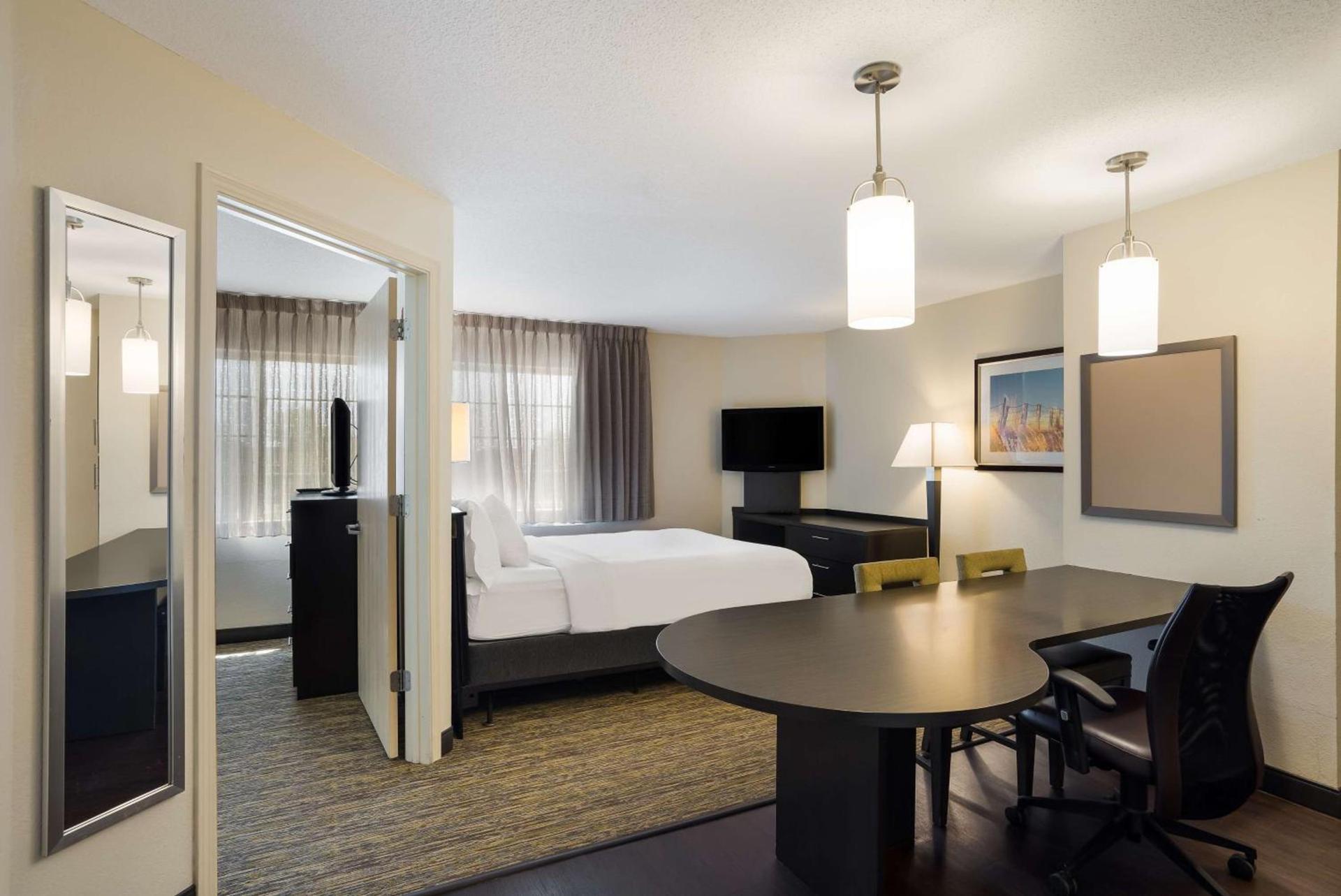 Sonesta Simply Suites Des Moines photo 16