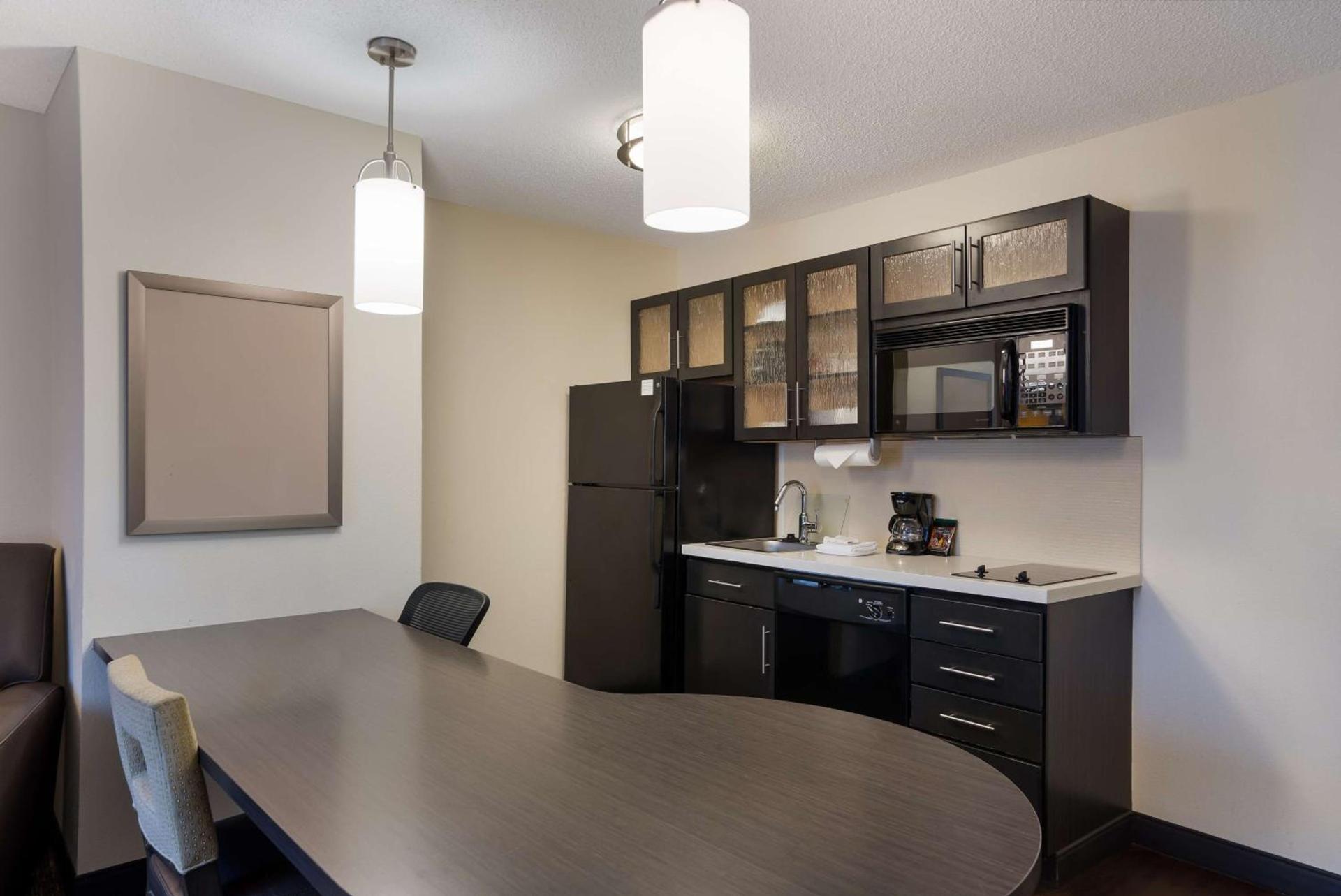 Sonesta Simply Suites Des Moines photo 24