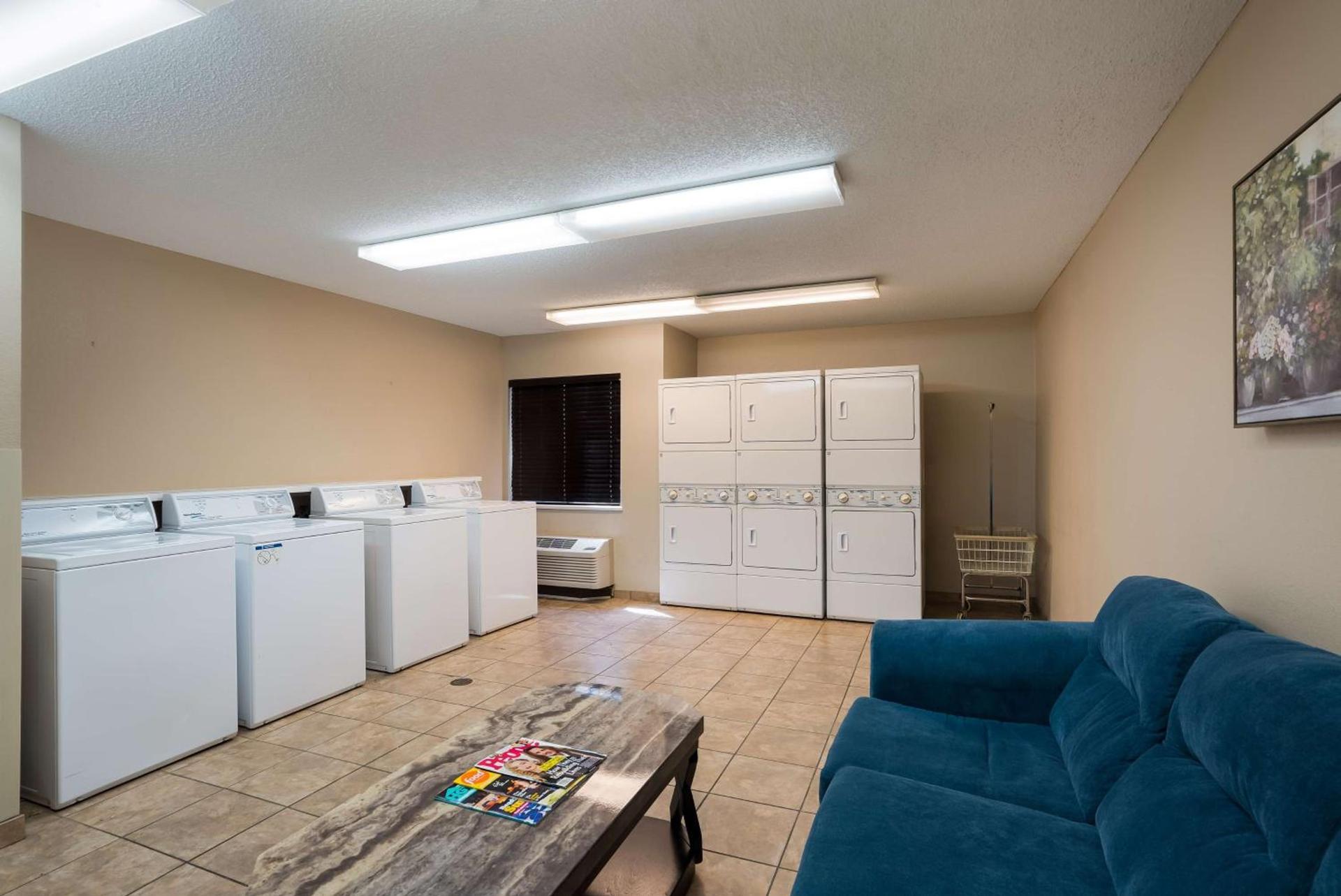 Sonesta Simply Suites Des Moines photo 30