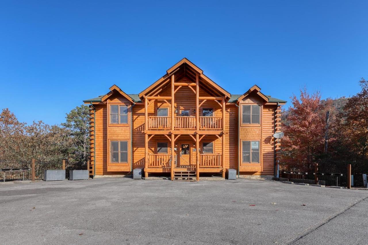 Black Bear Ridge Resort: Valhalla Manor by DC photo 1
