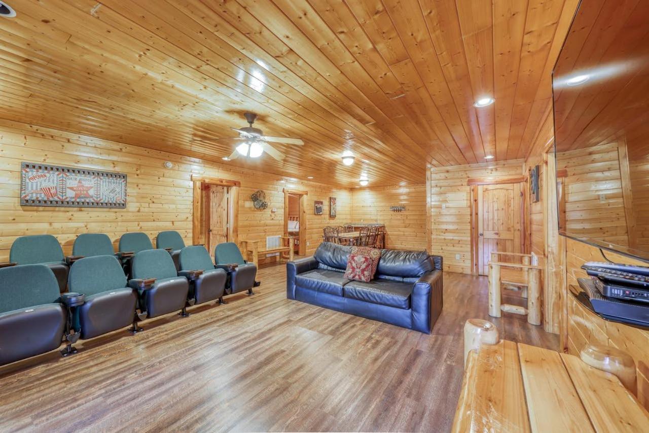 Black Bear Ridge Resort: Valhalla Manor by DC photo 6