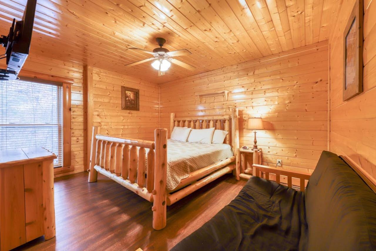 Black Bear Ridge Resort: Valhalla Manor by DC photo 8