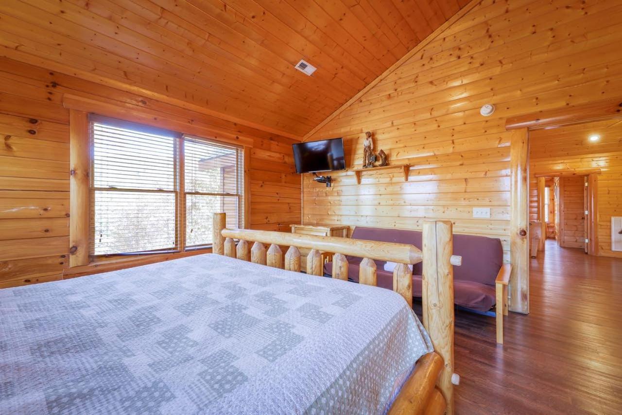 Black Bear Ridge Resort: Valhalla Manor by DC photo 20