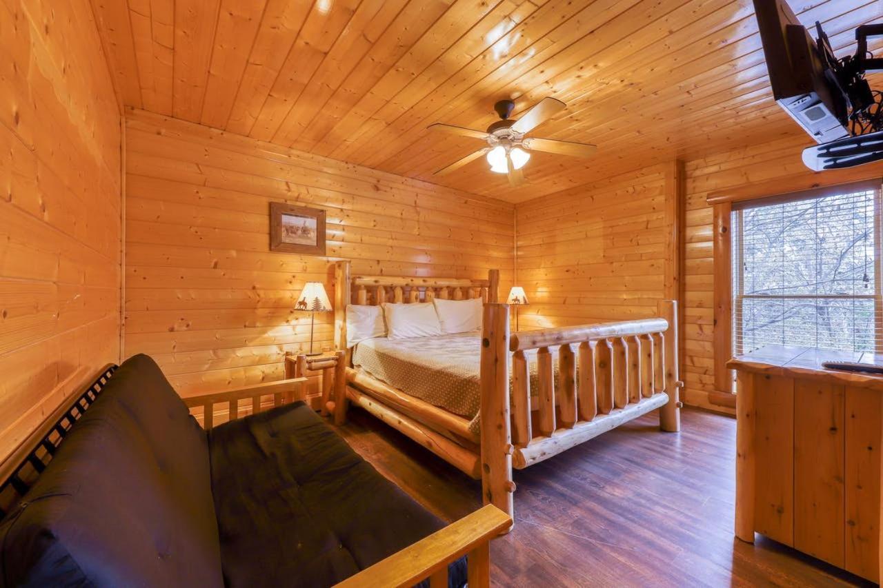 Black Bear Ridge Resort: Valhalla Manor by DC photo 37
