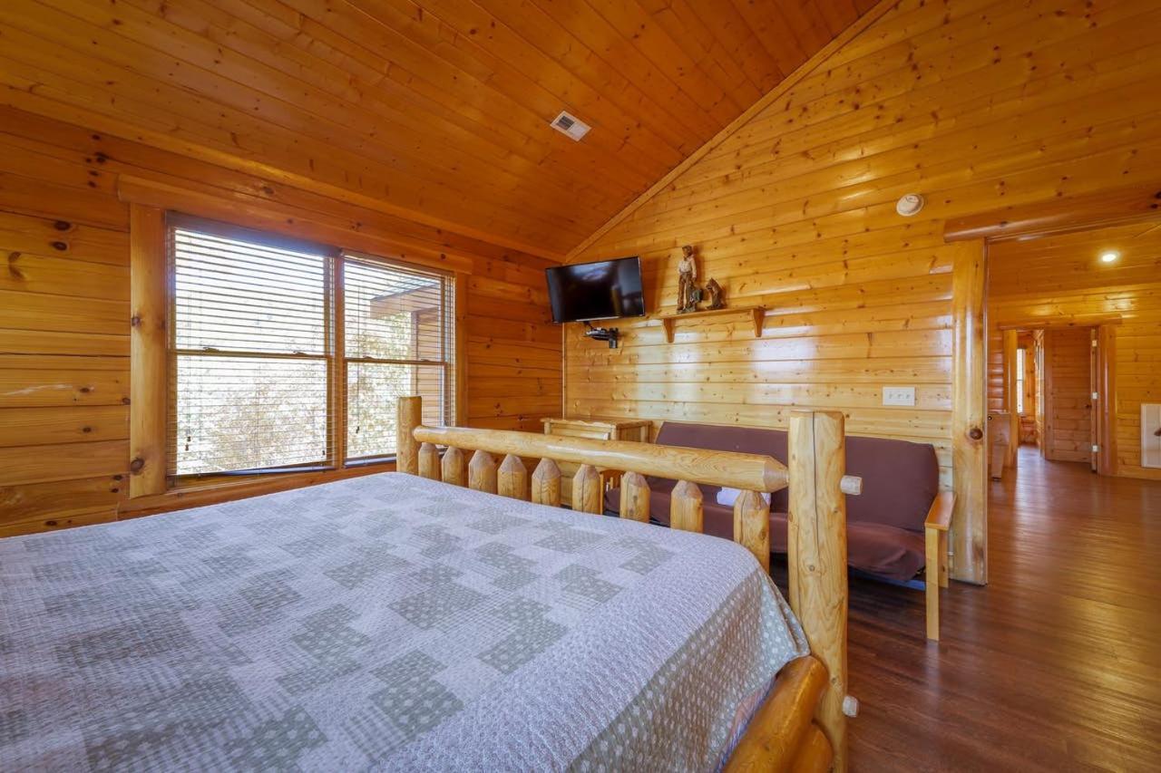 Black Bear Ridge Resort: Valhalla Manor by DC photo 41