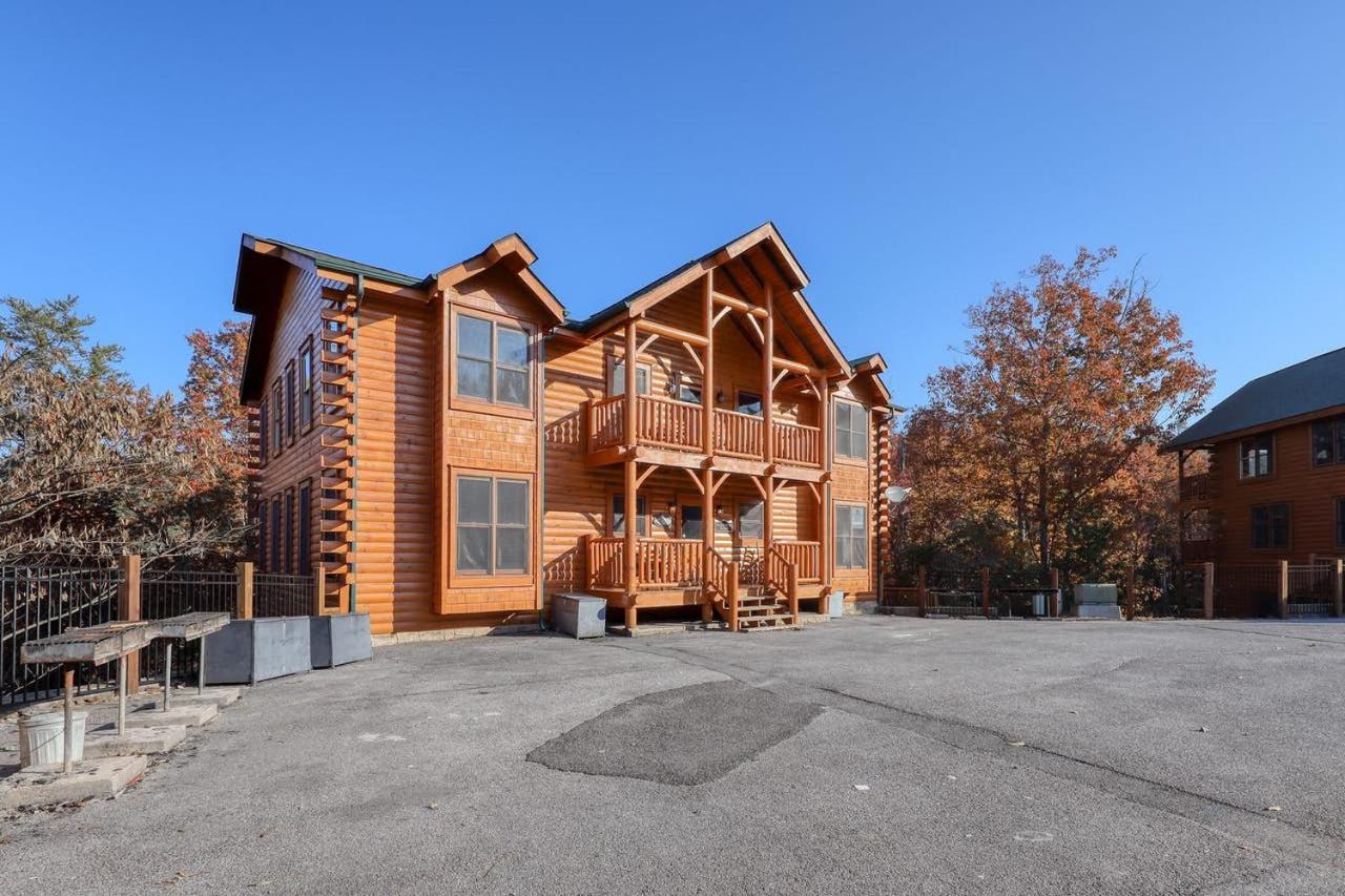 Black Bear Ridge Resort: Valhalla Manor by DC photo 44