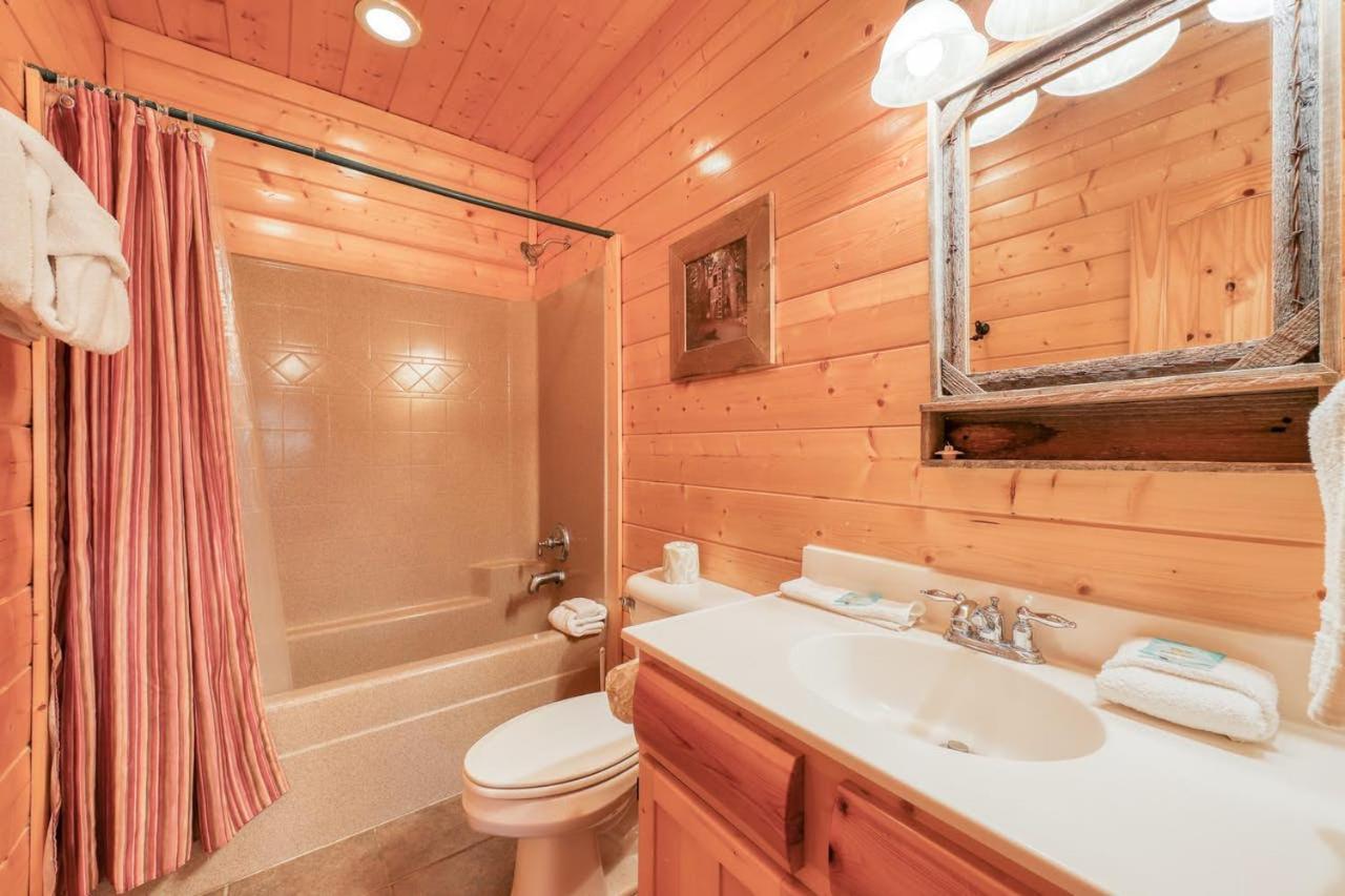 Black Bear Ridge Resort: Valhalla Manor by DC photo 49