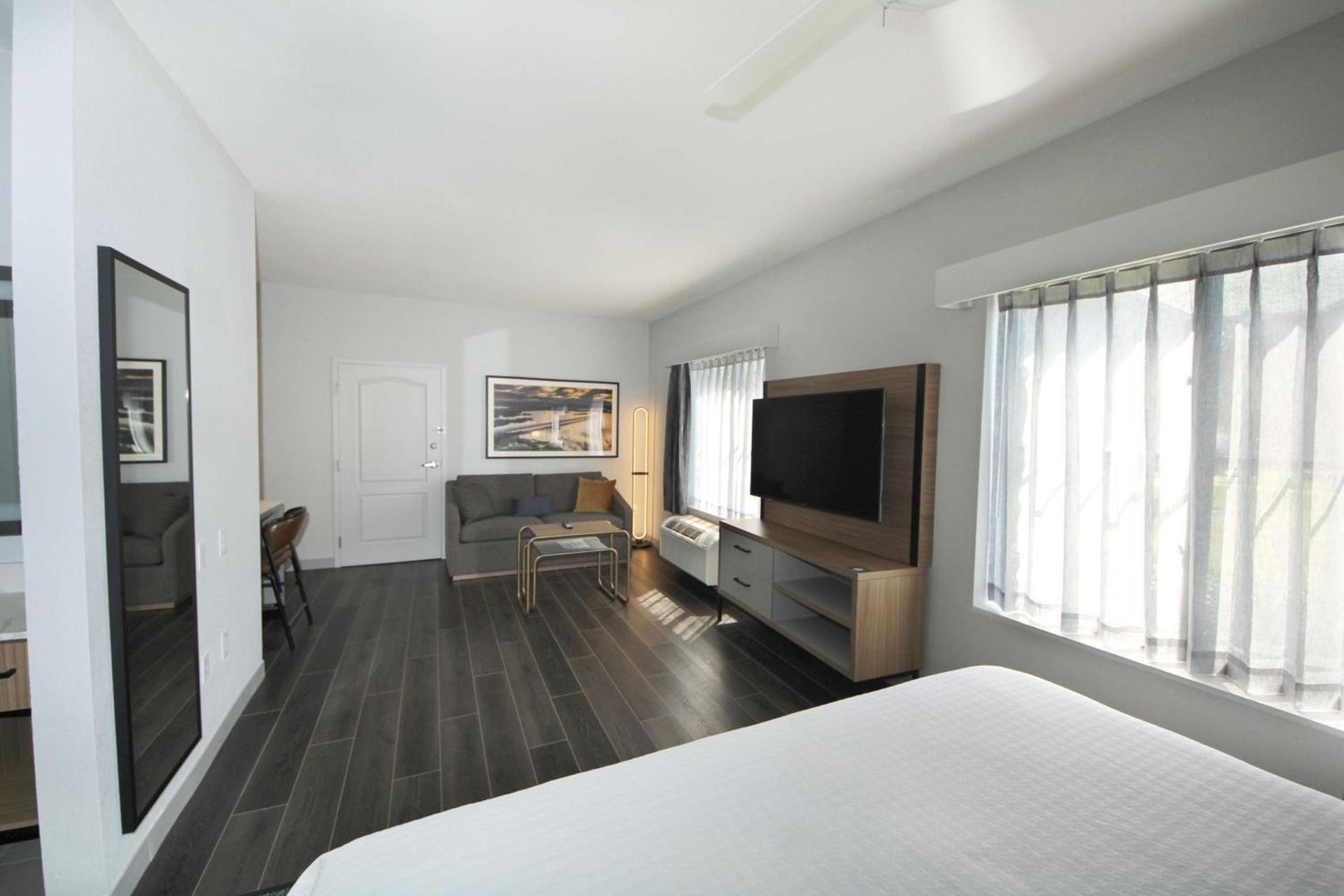 Homewood Suites Beaumont photo 19