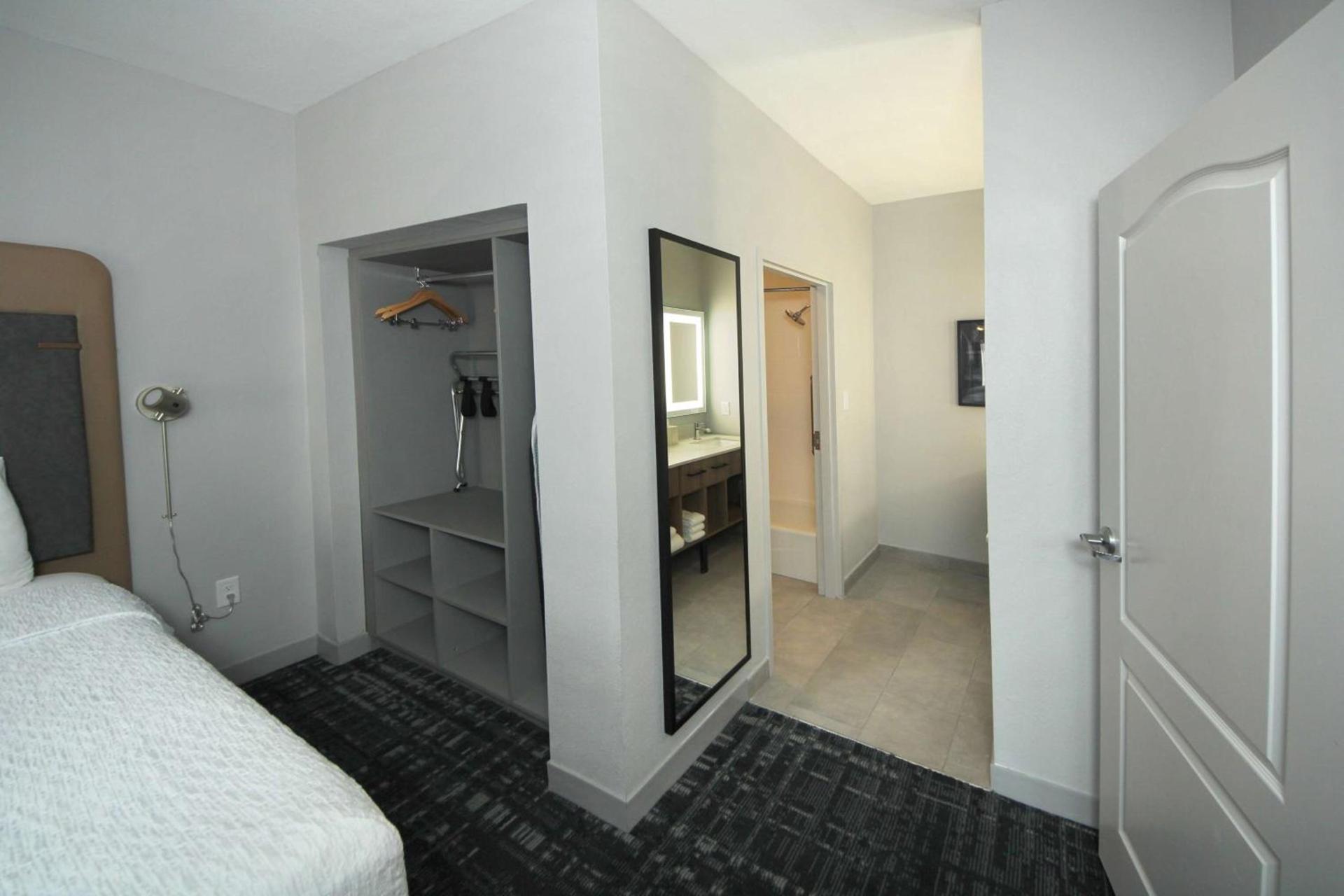 Homewood Suites Beaumont photo 2