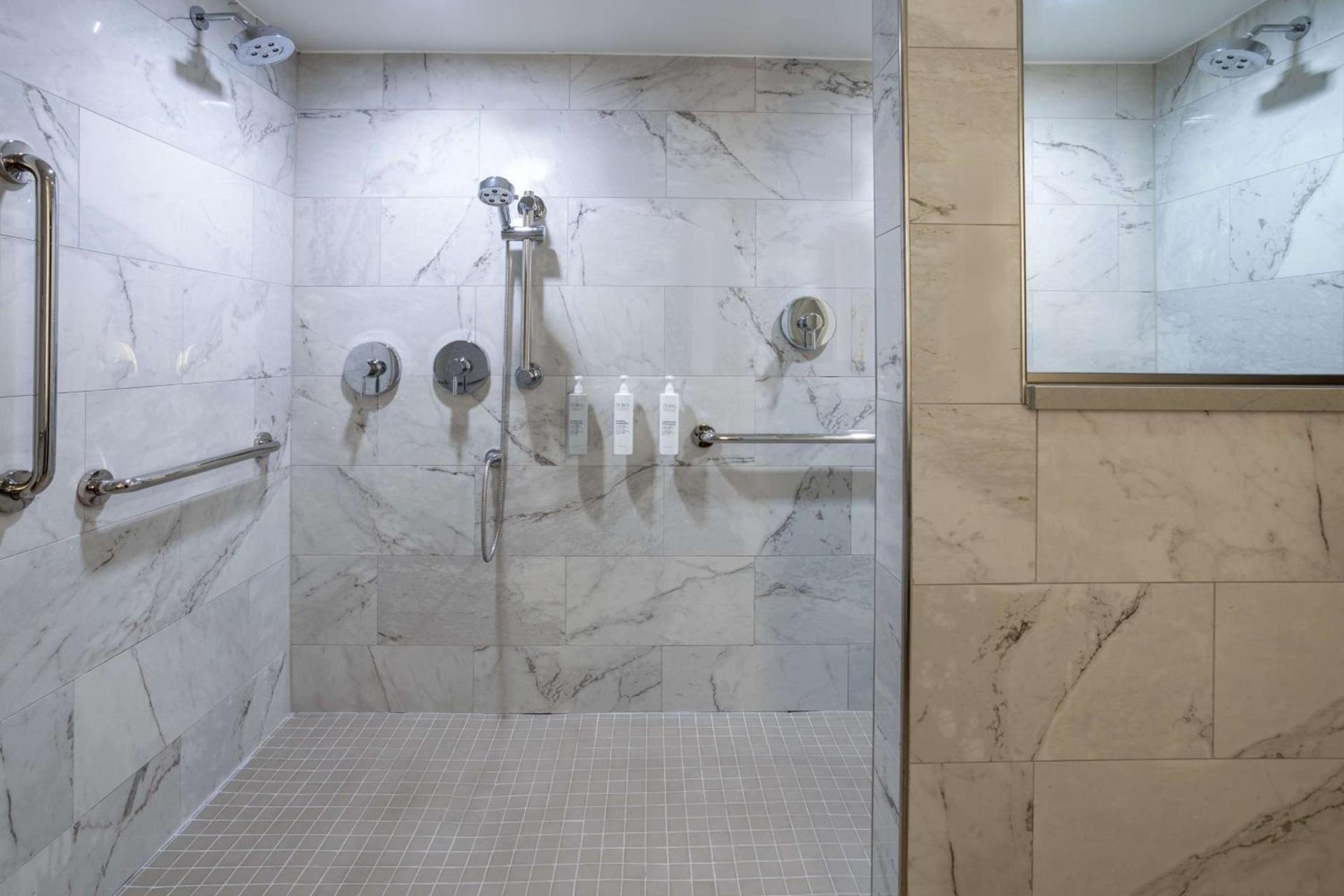 Hampton Inn Harriman Woodbury photo 33