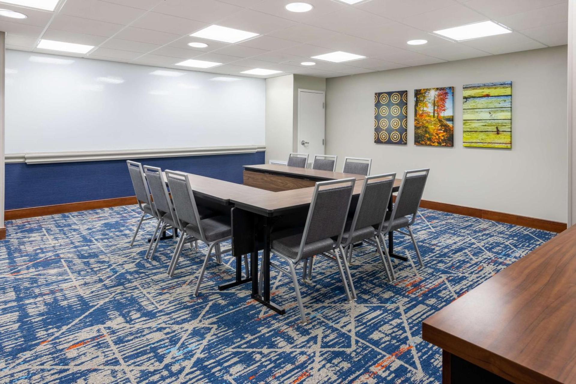 Hampton Inn Harriman Woodbury photo 40