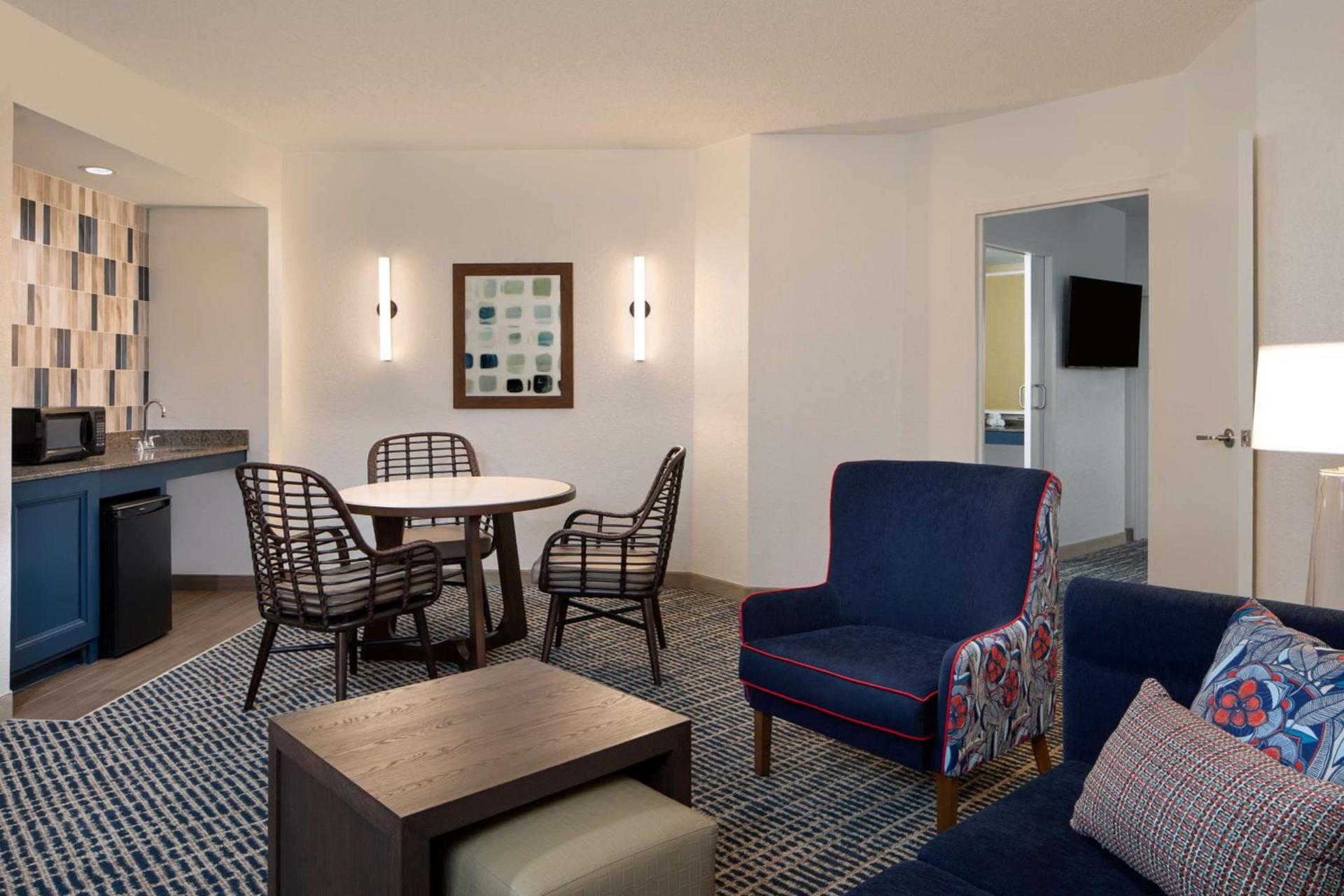 DoubleTree Suites by Hilton Orlando at Disney Springs photo 19