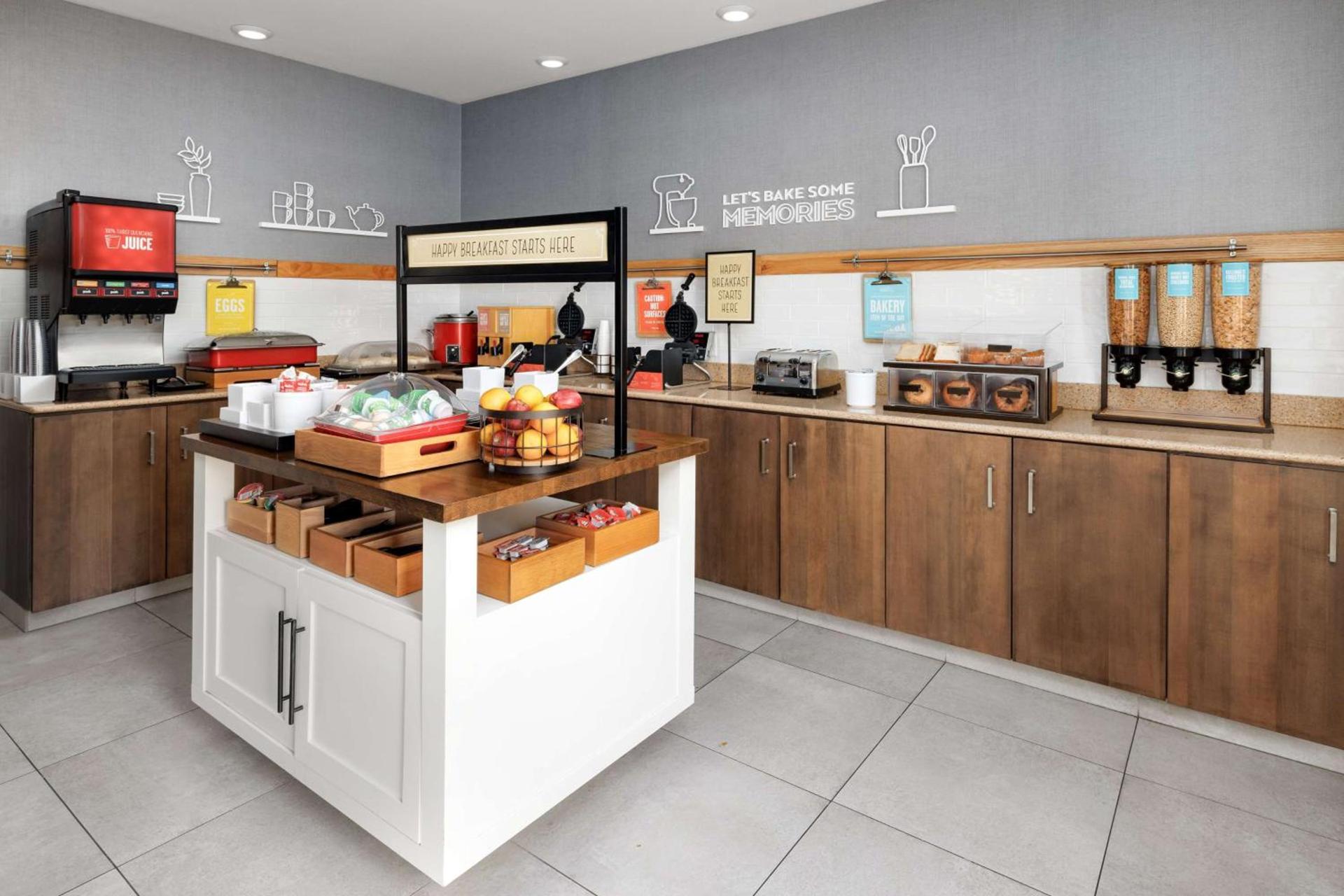 Hampton Inn Houston Hobby Airport photo 8
