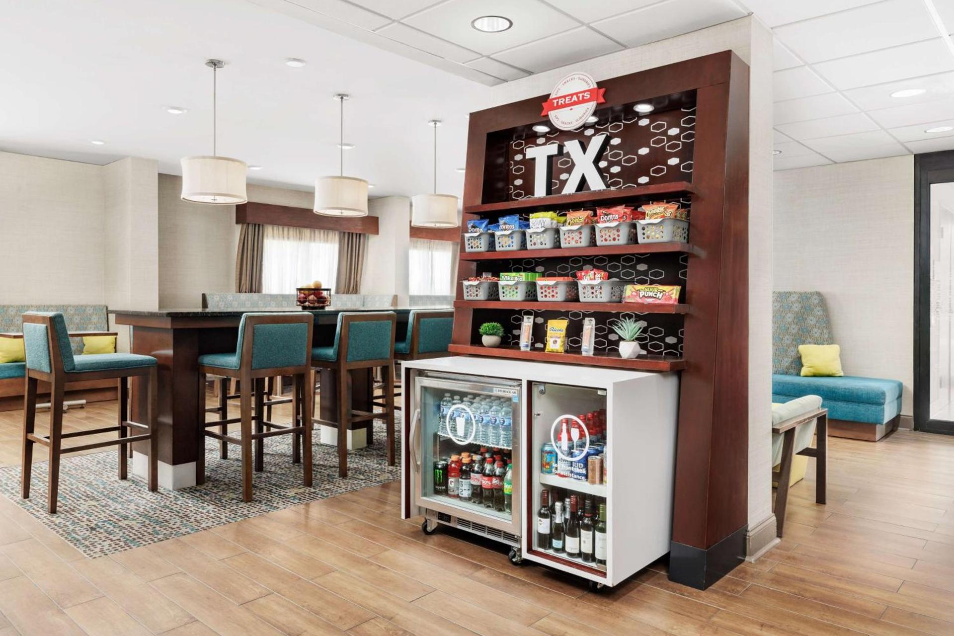 Hampton Inn Houston Hobby Airport photo 10