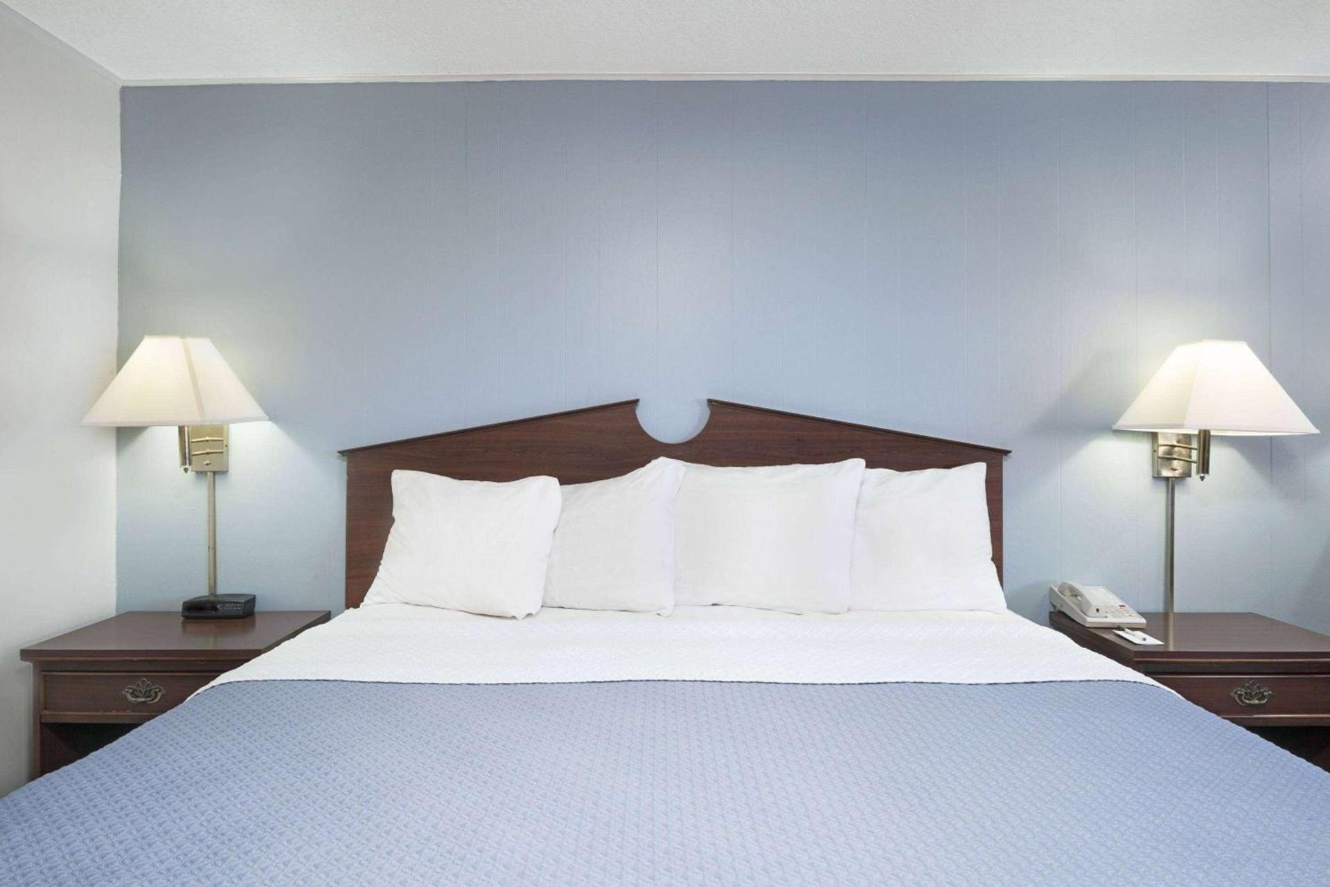 Travelodge by Wyndham Las Vegas NM photo 6