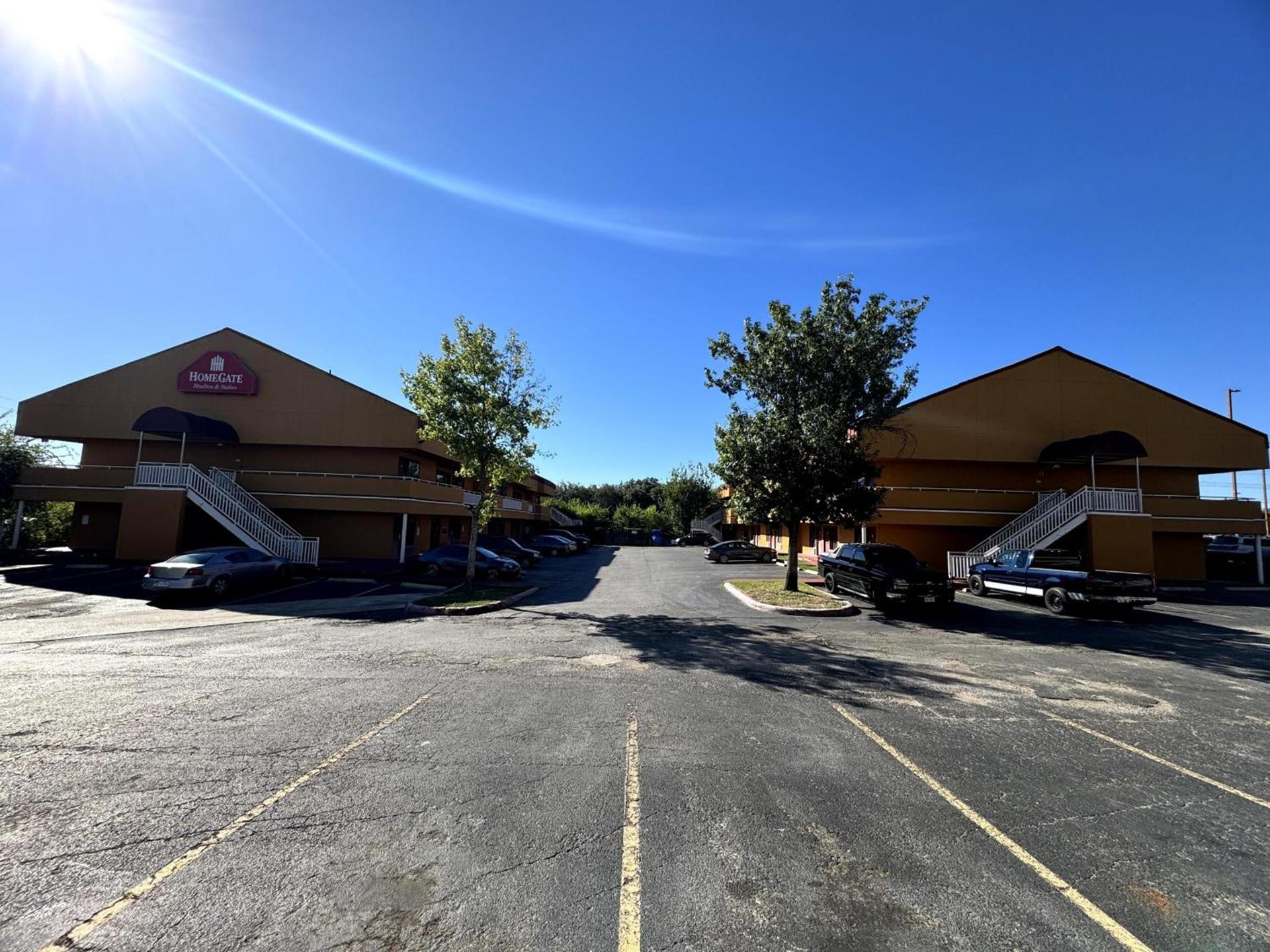 Homegate Studios & Suites San Antonio Medical Center photo 1