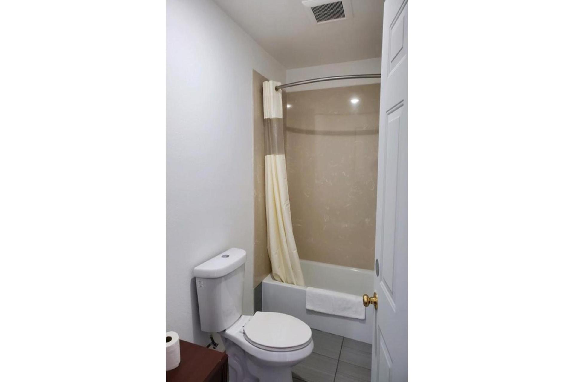 Premier Inn & Suites -Listing Partner photo 4
